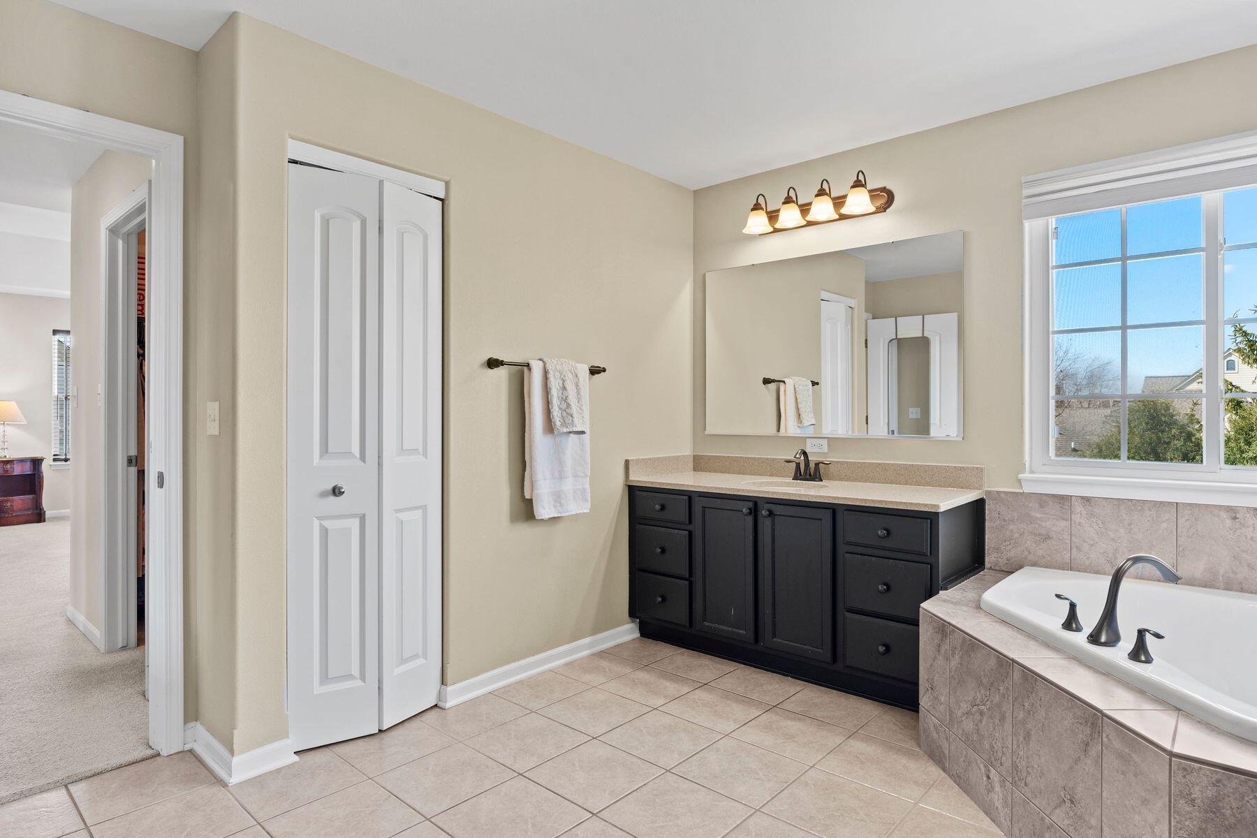 1866 River Lakes Rd S