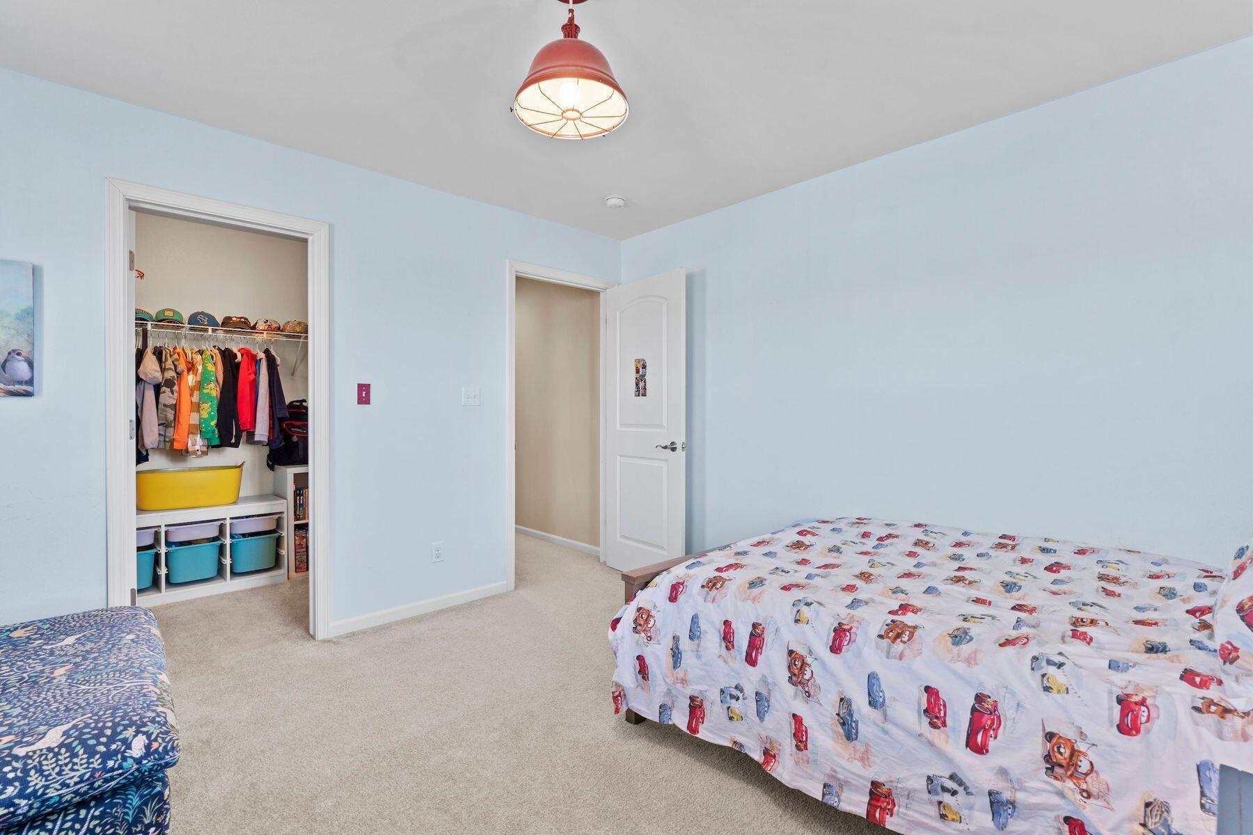 1866 River Lakes Rd S