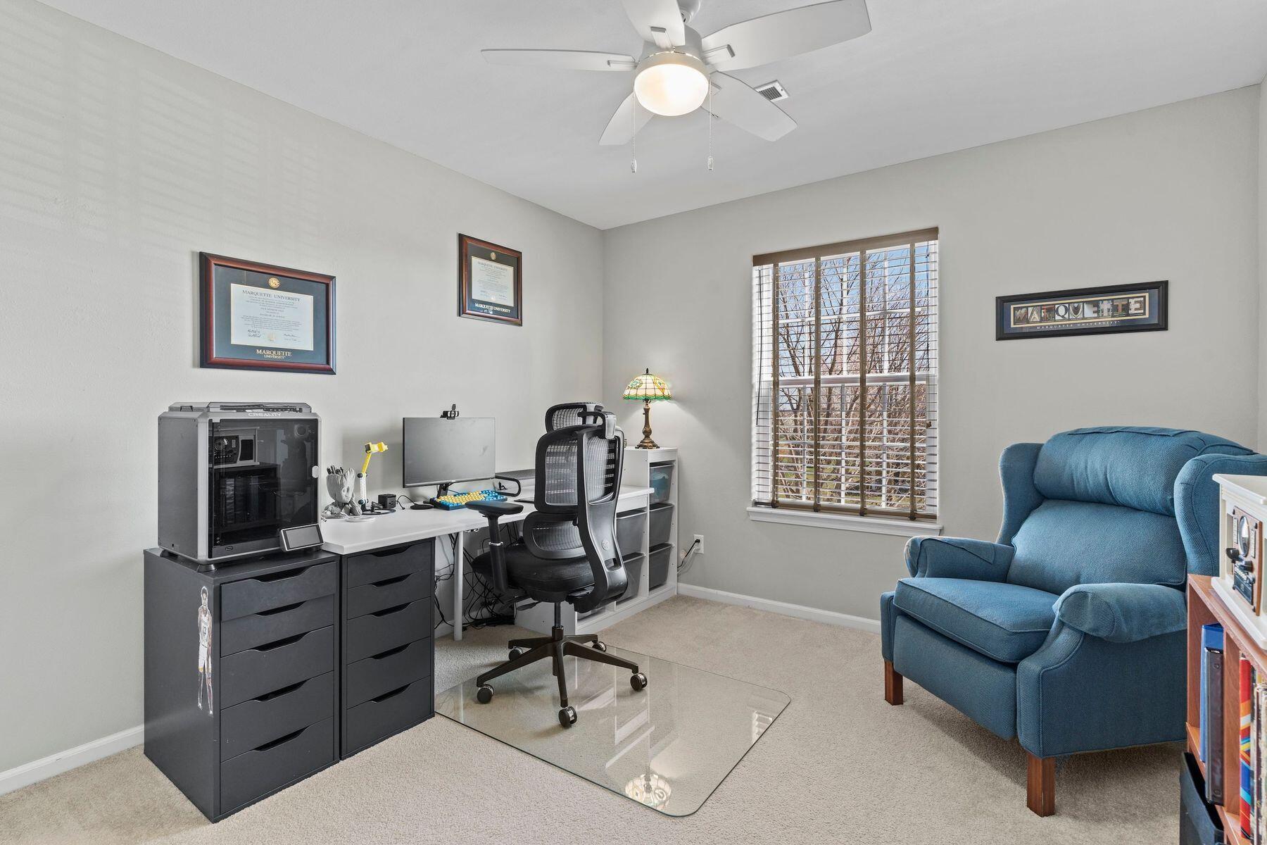 1866 River Lakes Rd S