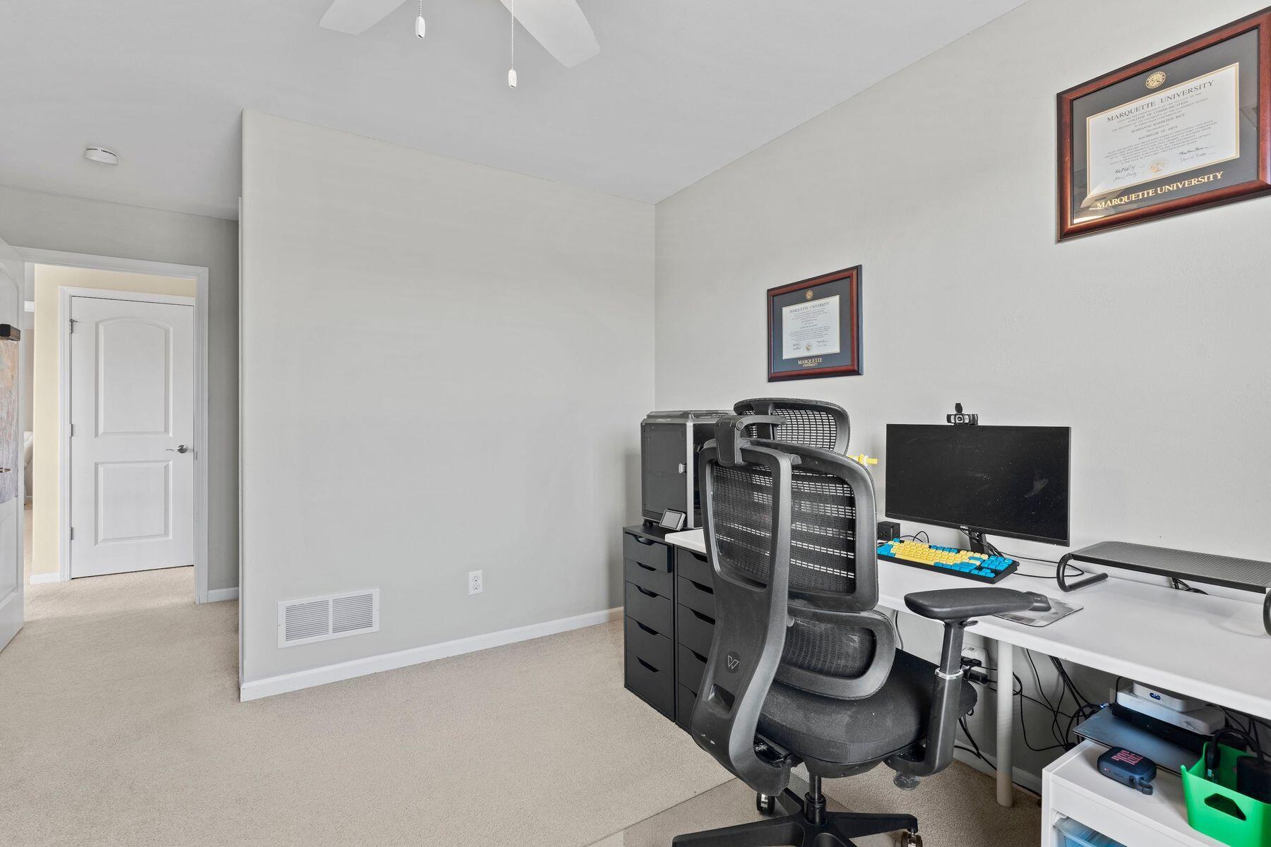 1866 River Lakes Rd S