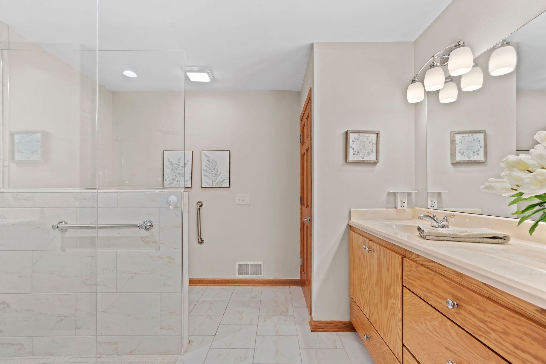 565 S McPride Ln Unit: B
