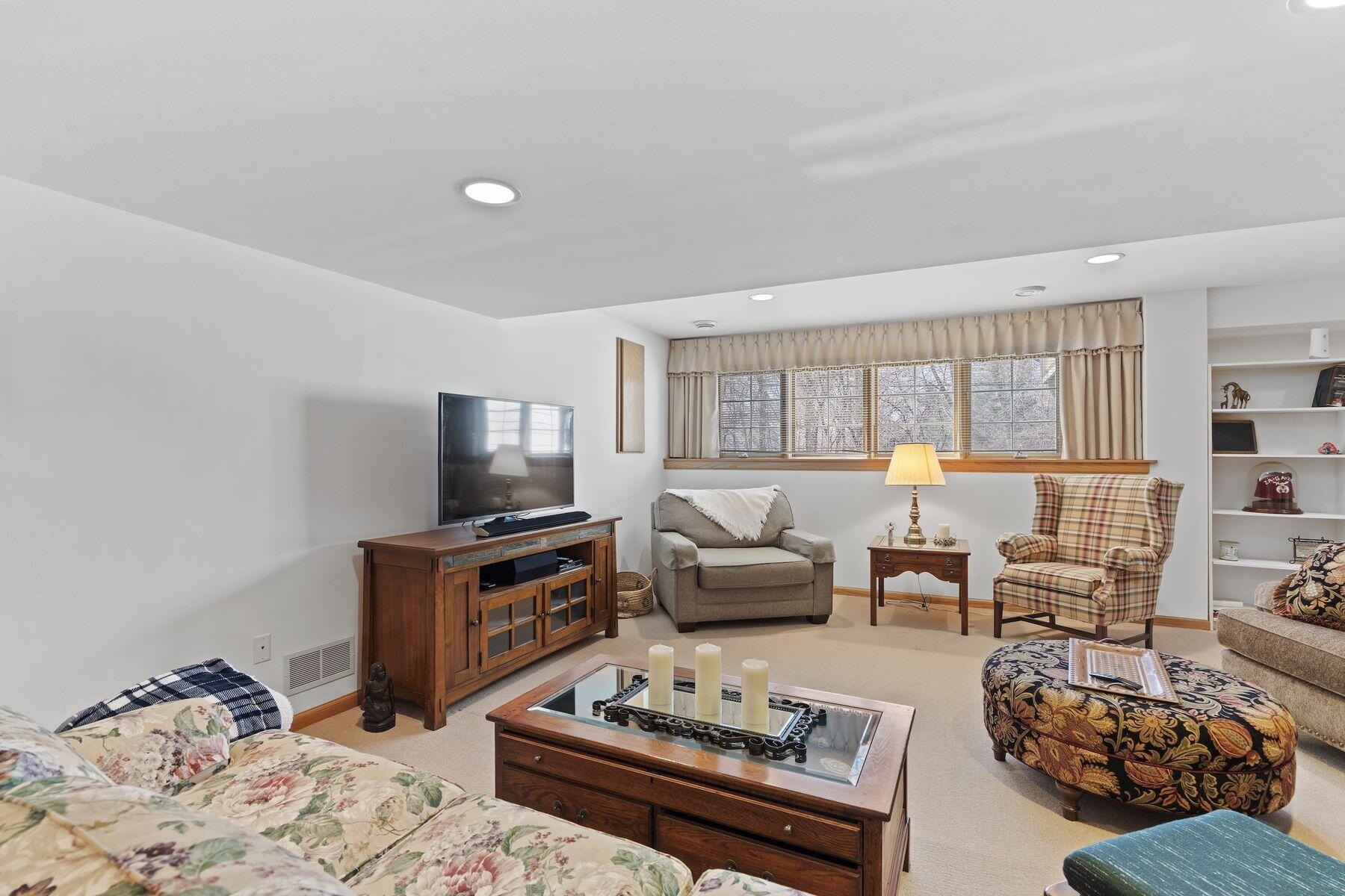 565 S McPride Ln Unit: B
