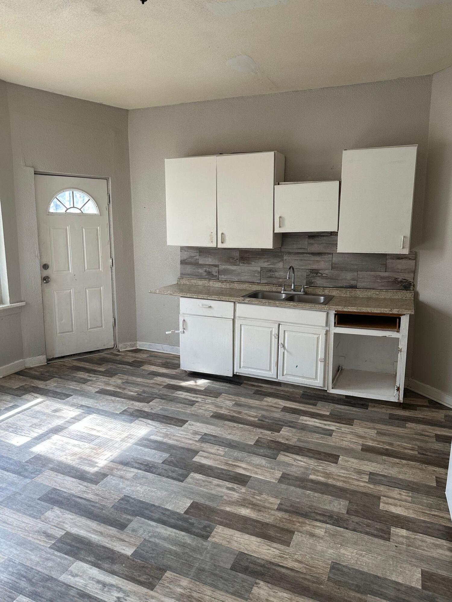 2441 N 1st St Unit: 2443