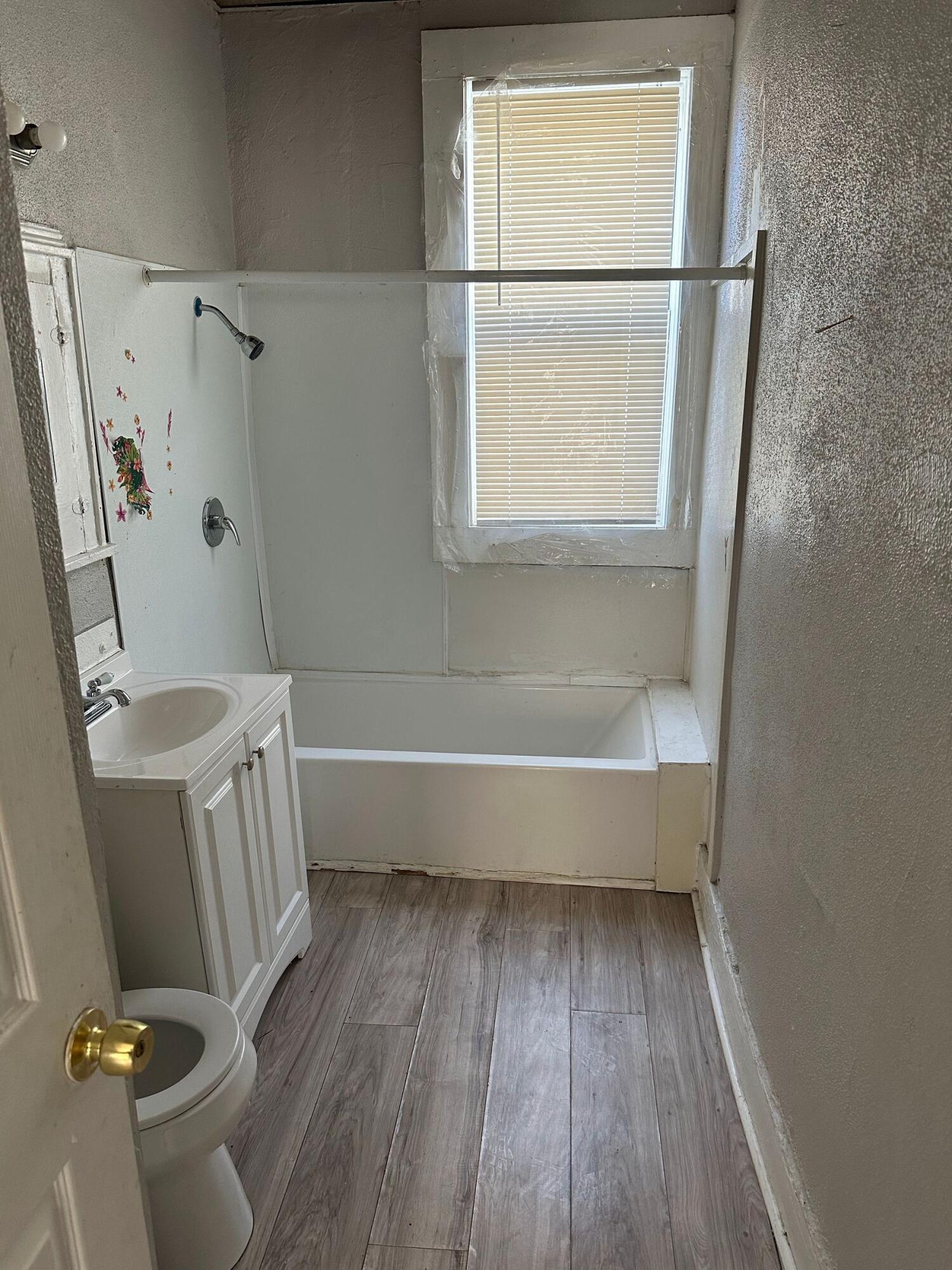 2441 N 1st St Unit: 2443