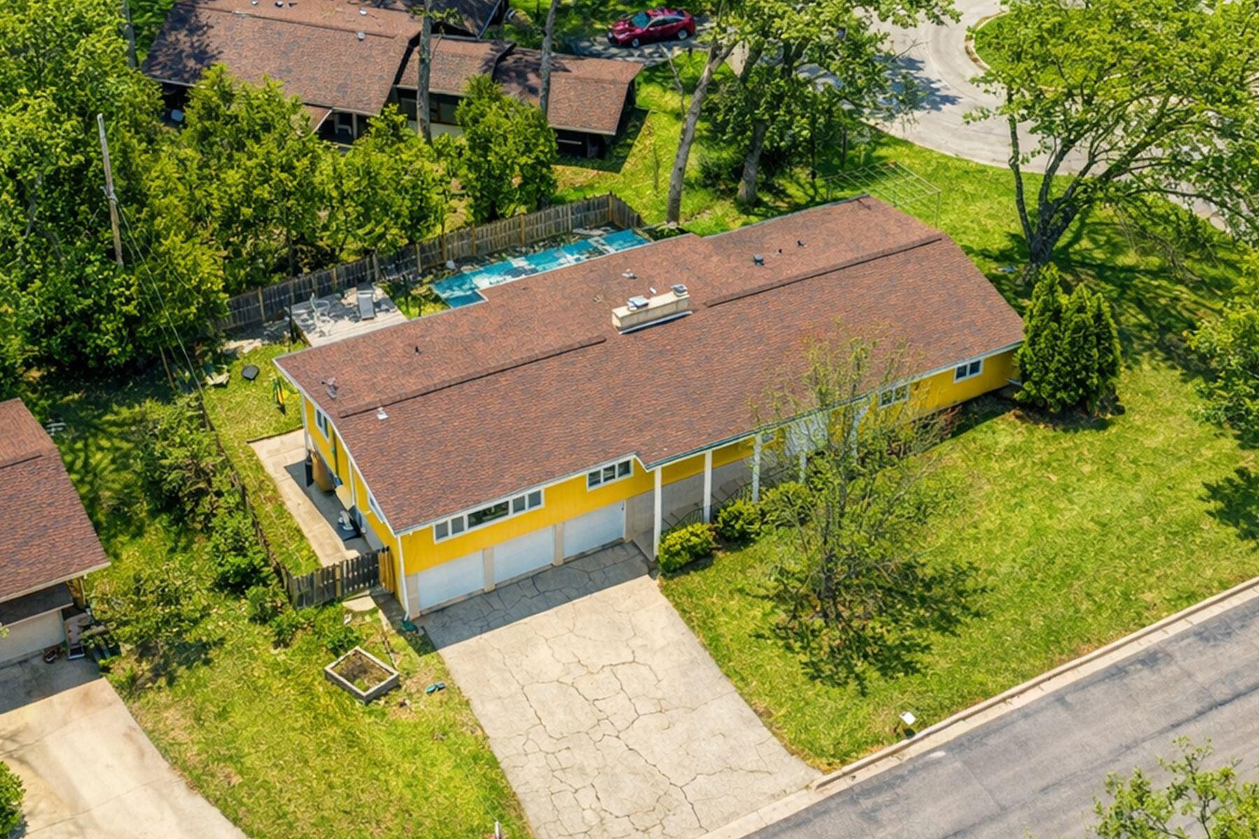 6644 Columbus Dr