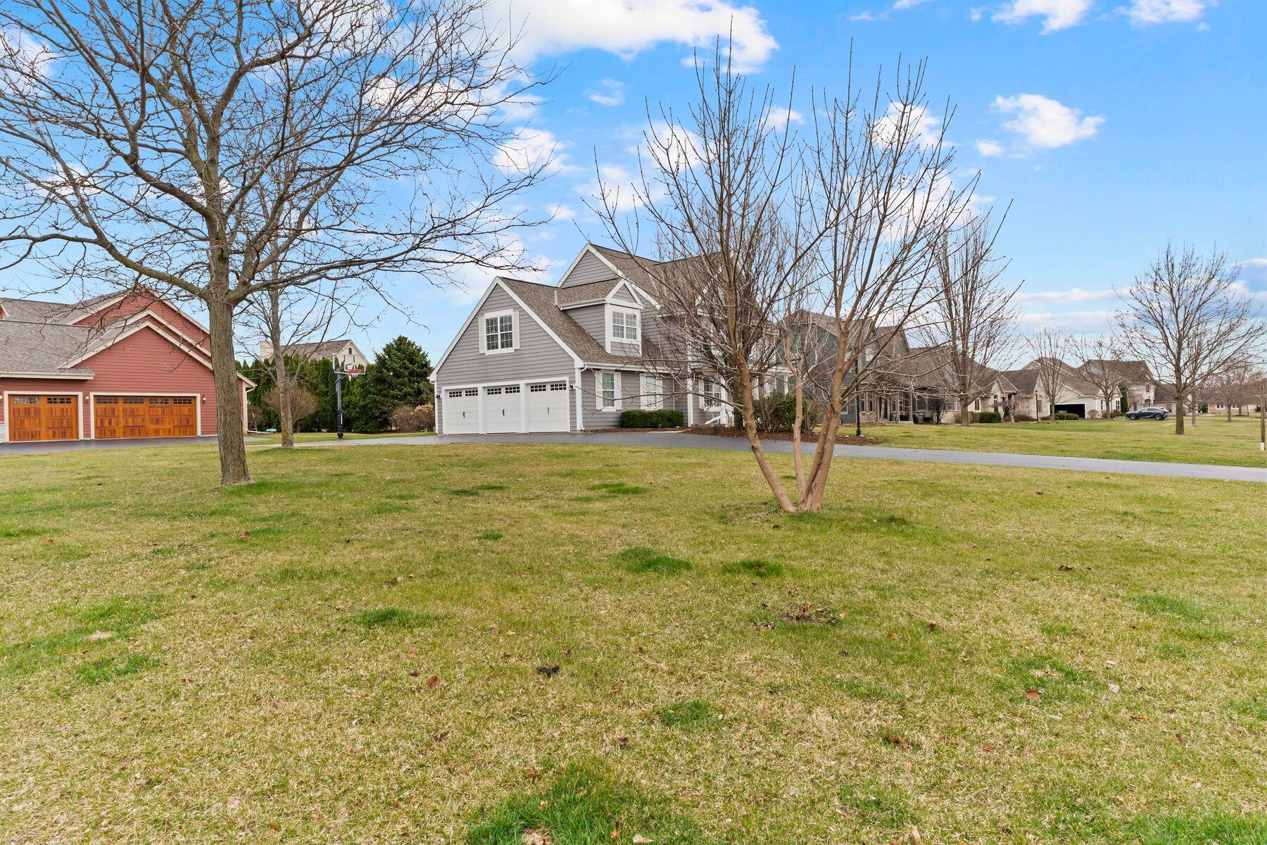 1833 La Belle Springs Ln