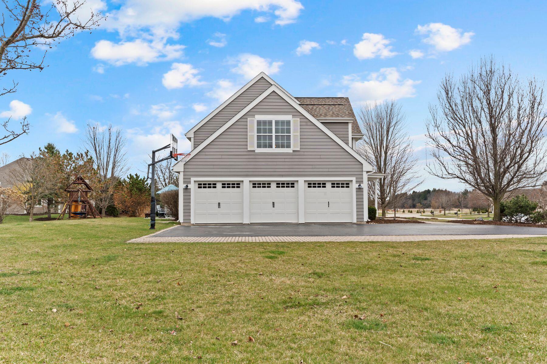 1833 La Belle Springs Ln