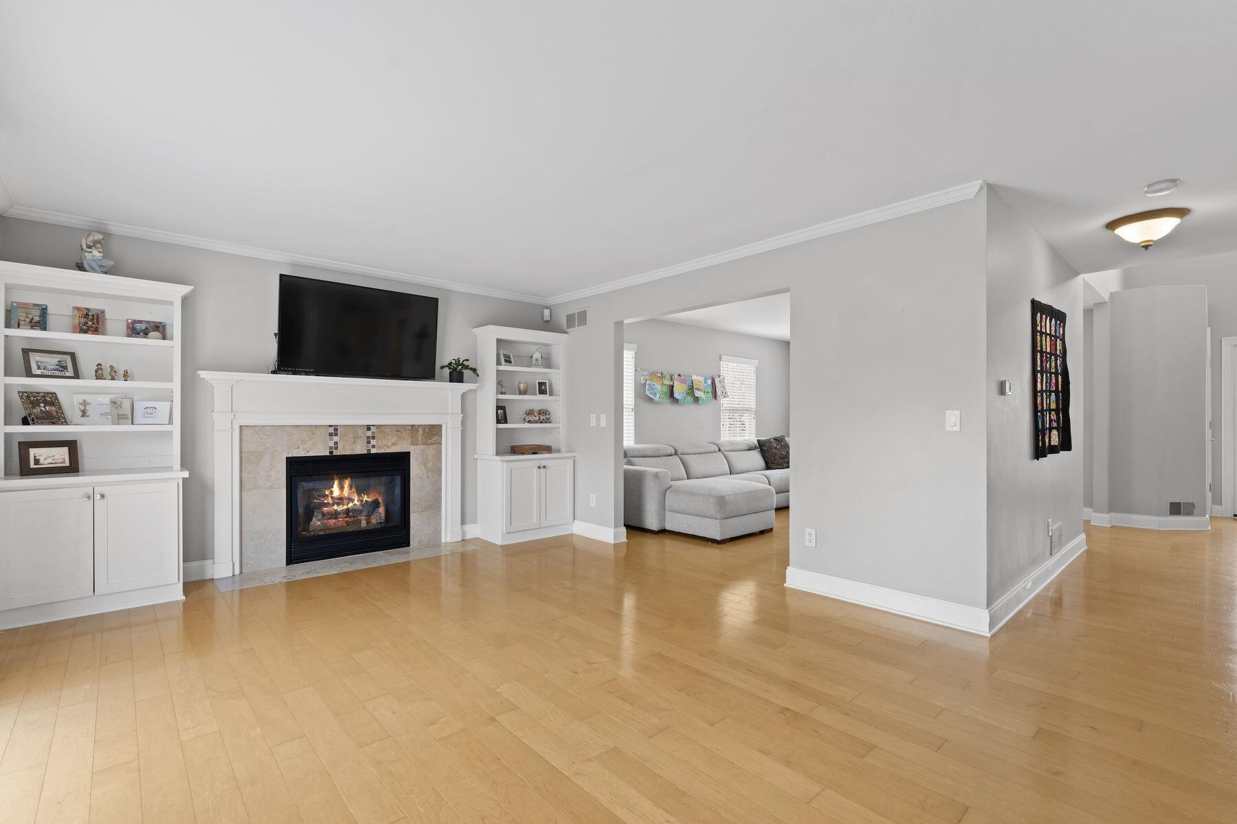 1833 La Belle Springs Ln