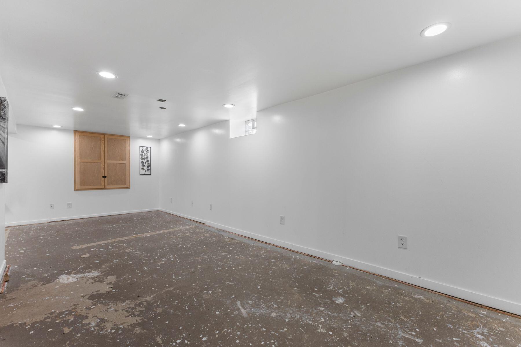 11925 W Lynx Ave