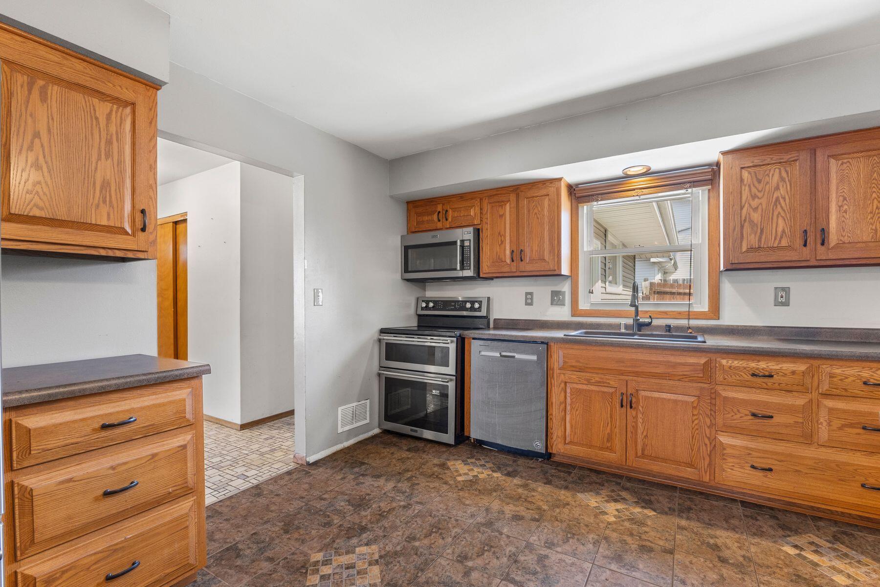 11925 W Lynx Ave