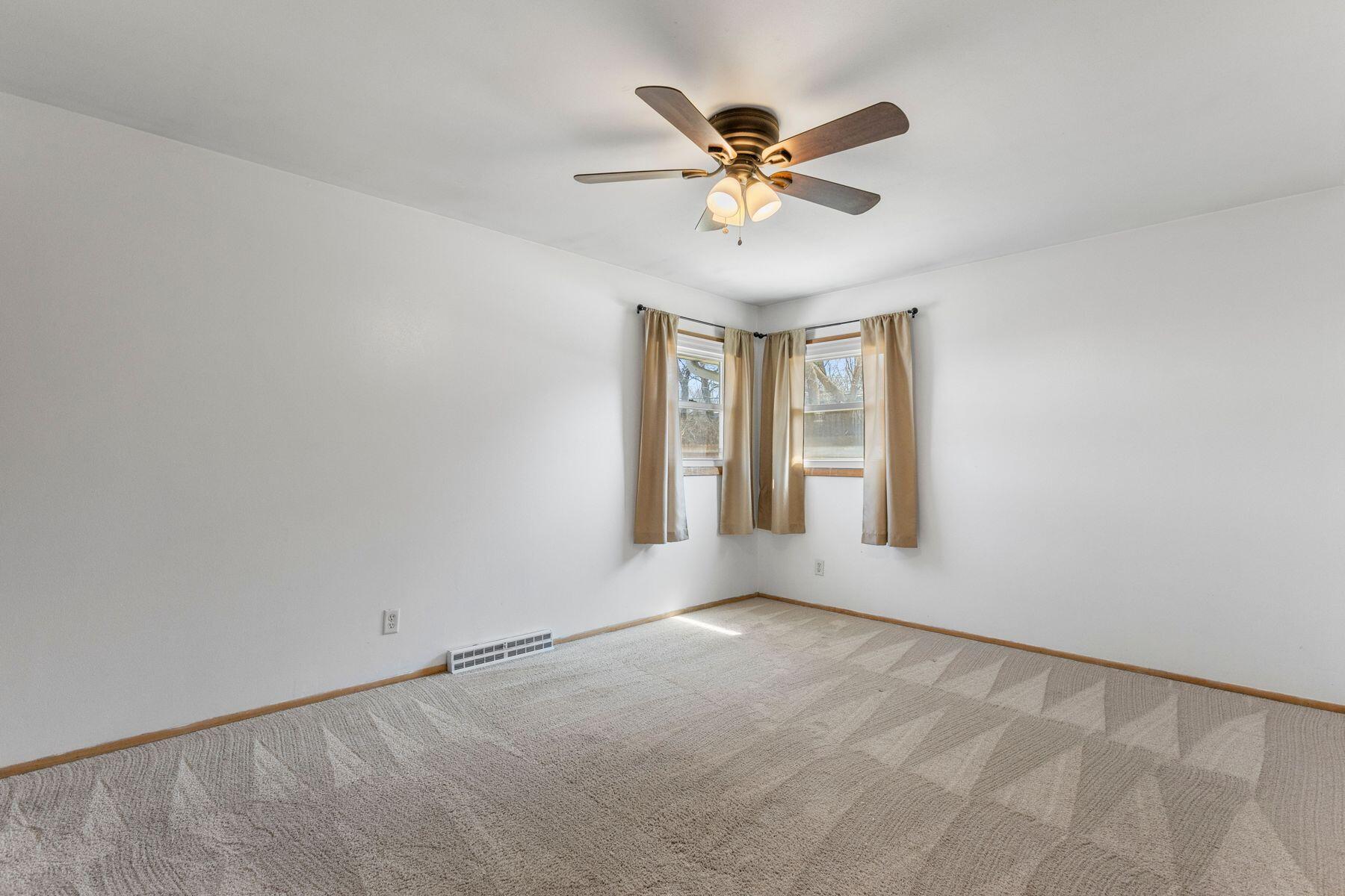 11925 W Lynx Ave