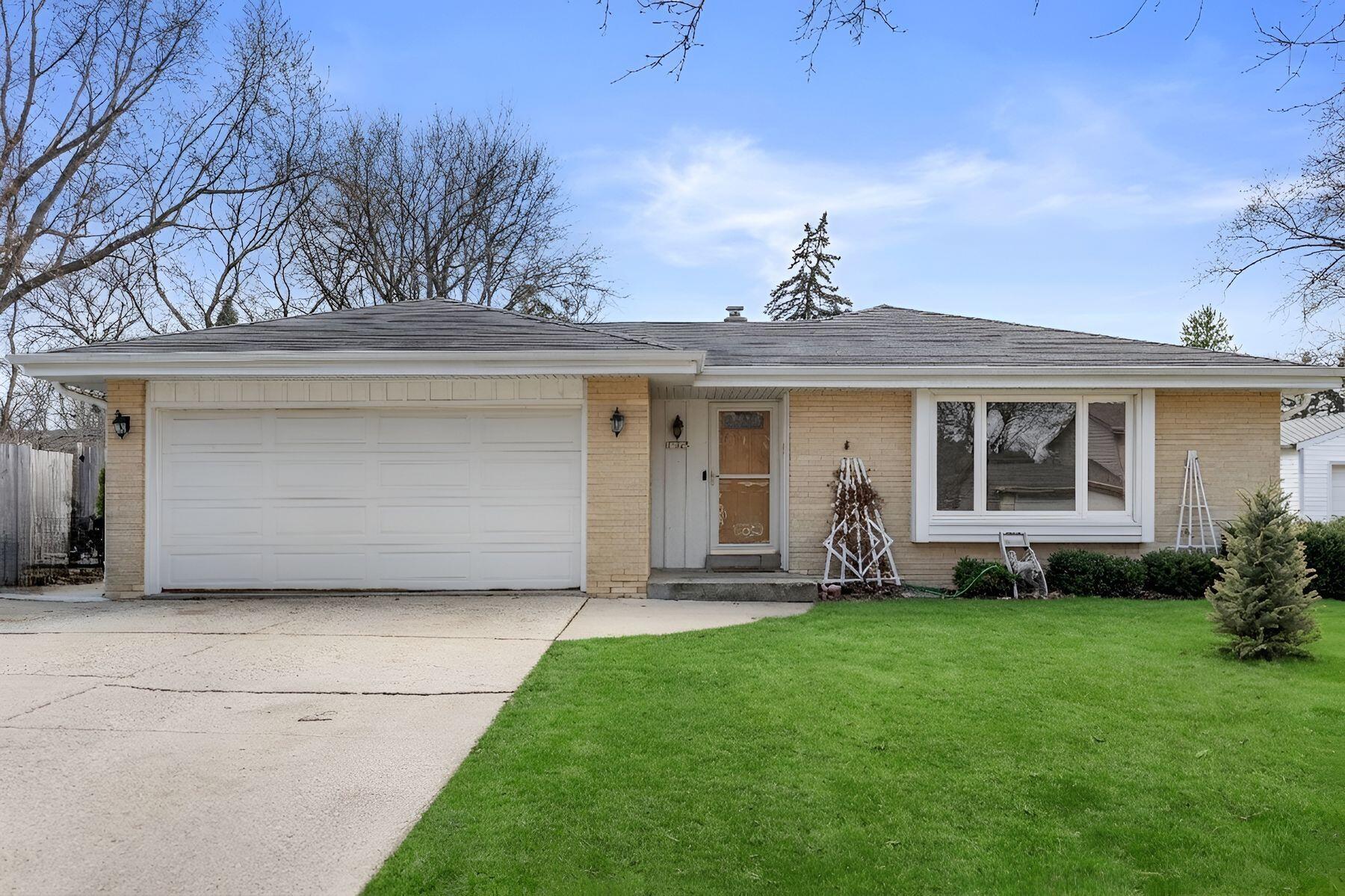 11925 W Lynx Ave