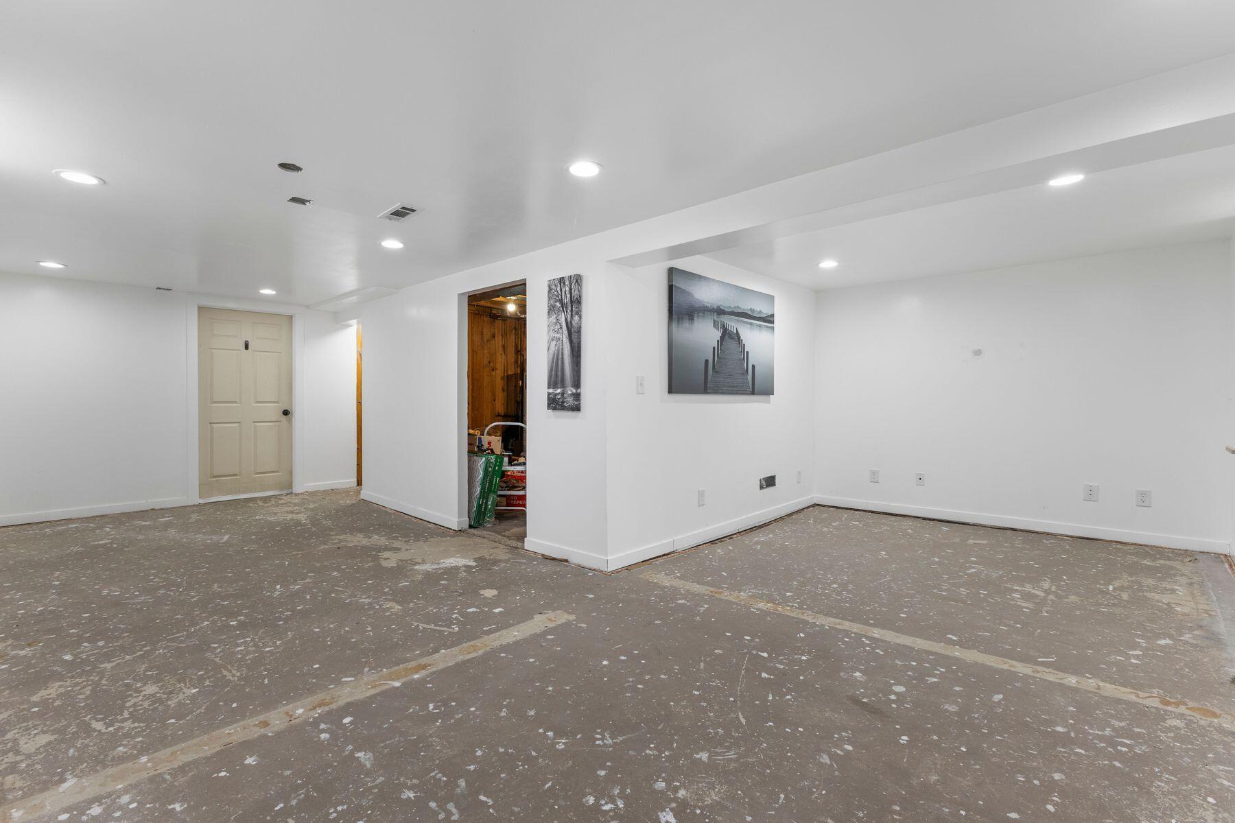 11925 W Lynx Ave