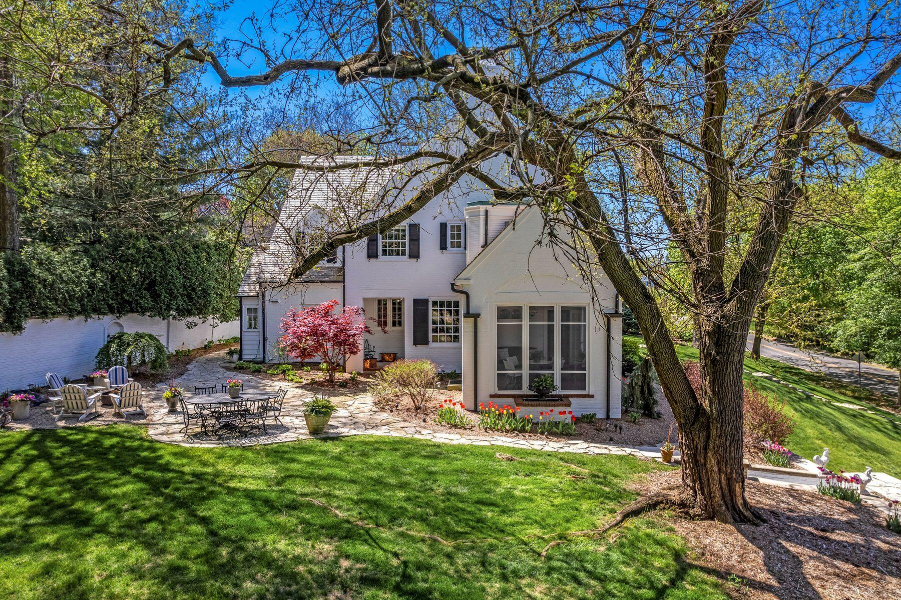323 S Garfield Ave
