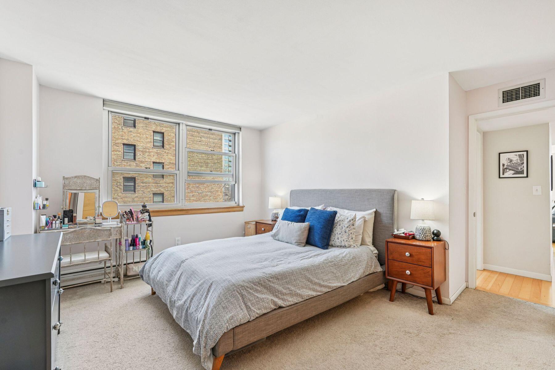 1707 N Prospect Ave Unit: 6E