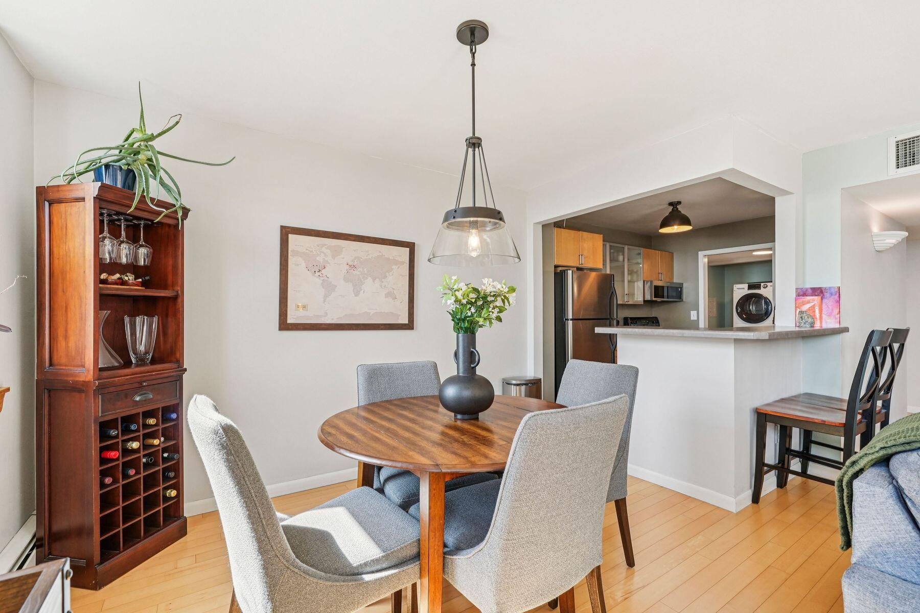 1707 N Prospect Ave Unit: 6E