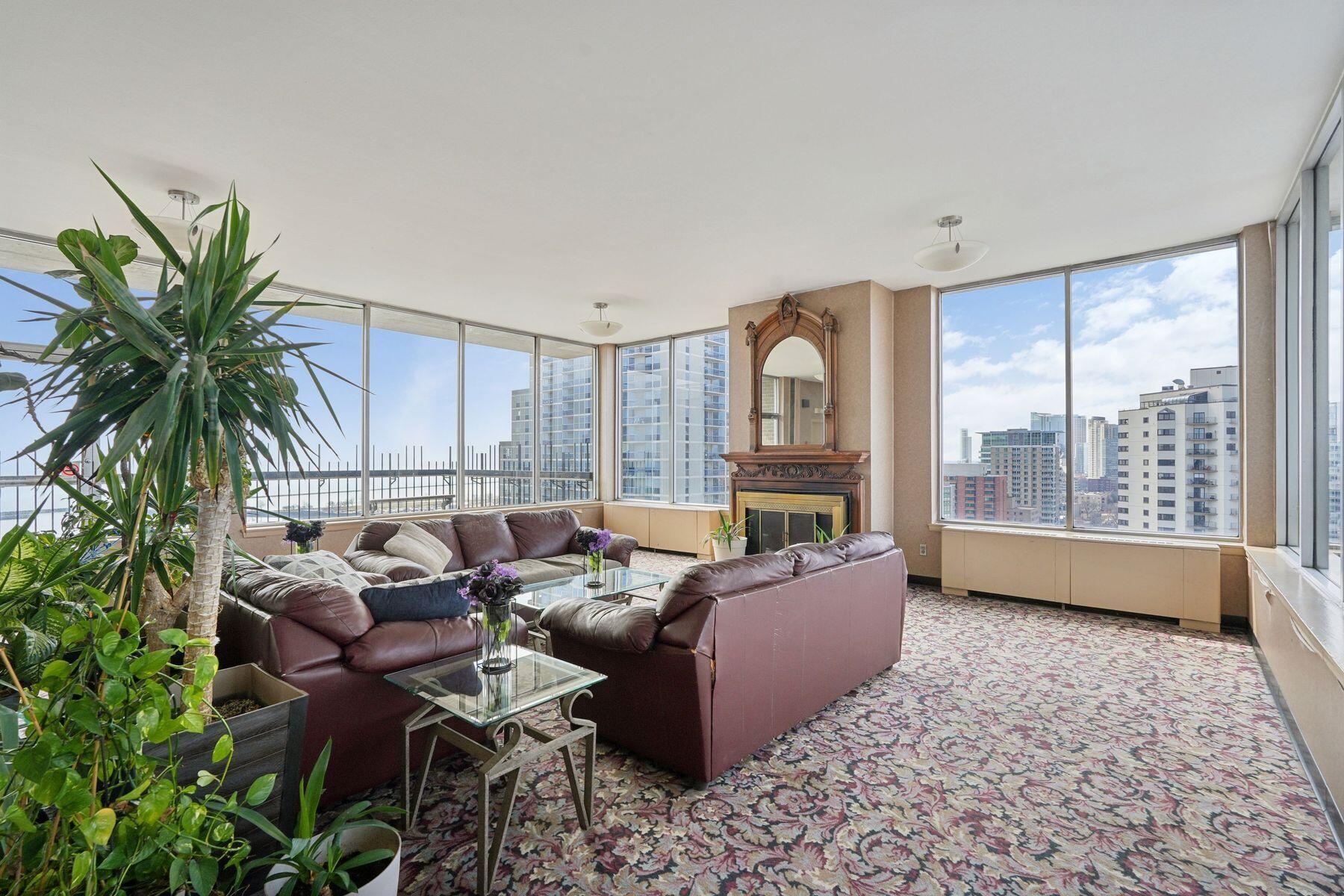 1707 N Prospect Ave Unit: 6E