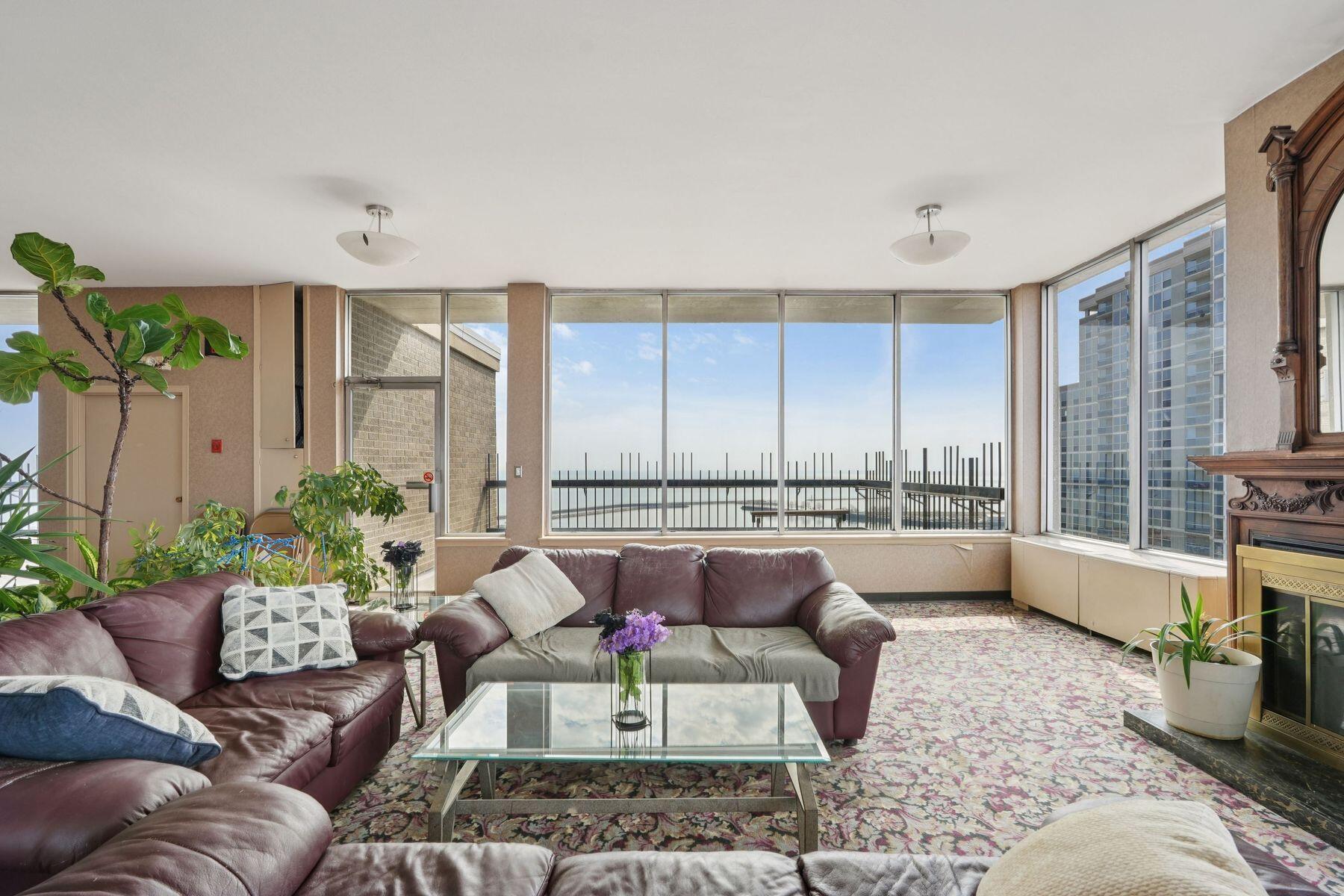 1707 N Prospect Ave Unit: 6E