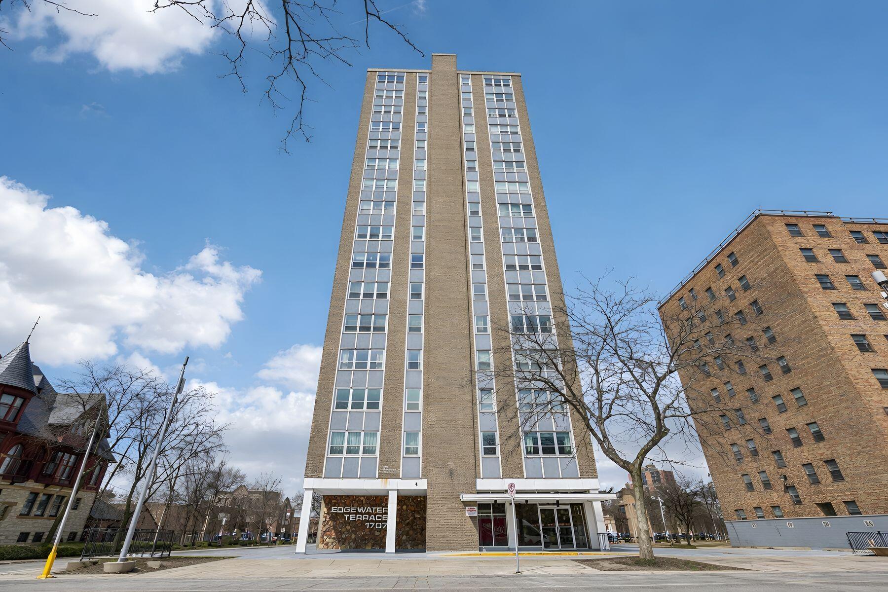 1707 N Prospect Ave Unit: 6E