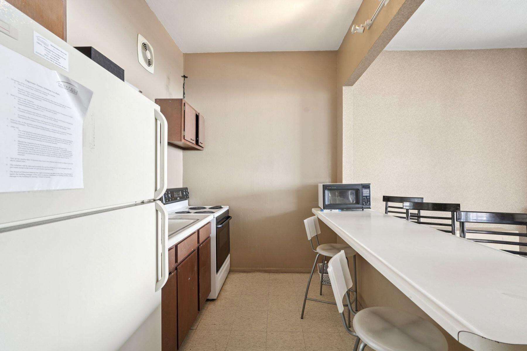 1707 N Prospect Ave Unit: 6E