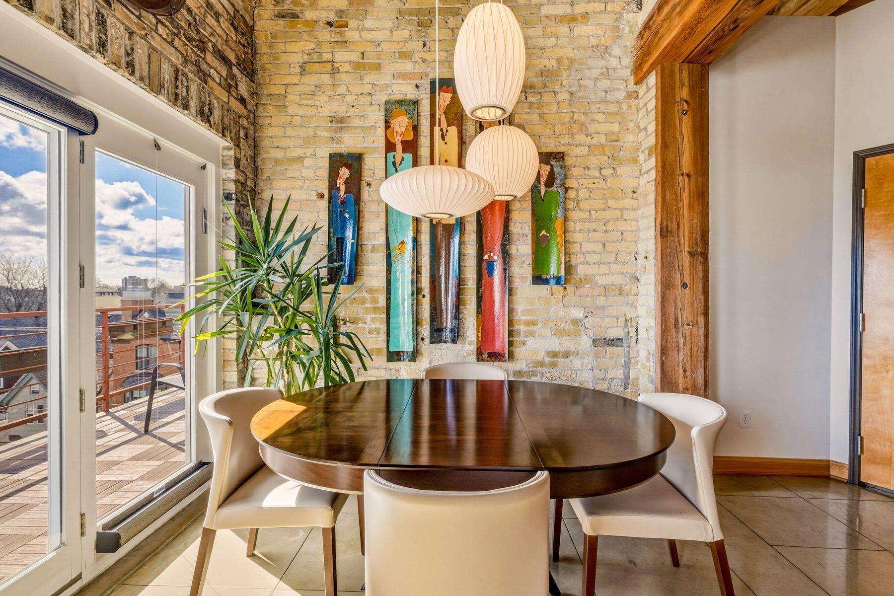 904 E Pearson St Unit: 501