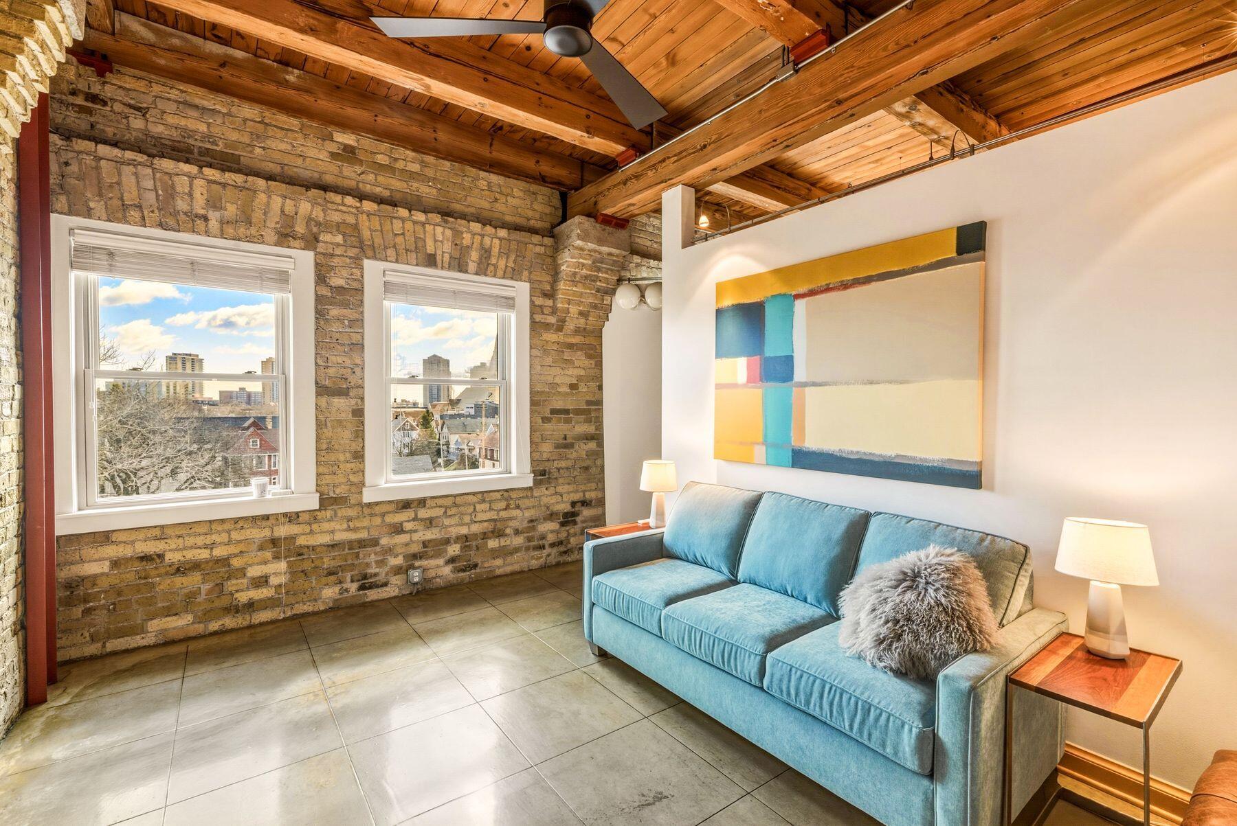 904 E Pearson St Unit: 501