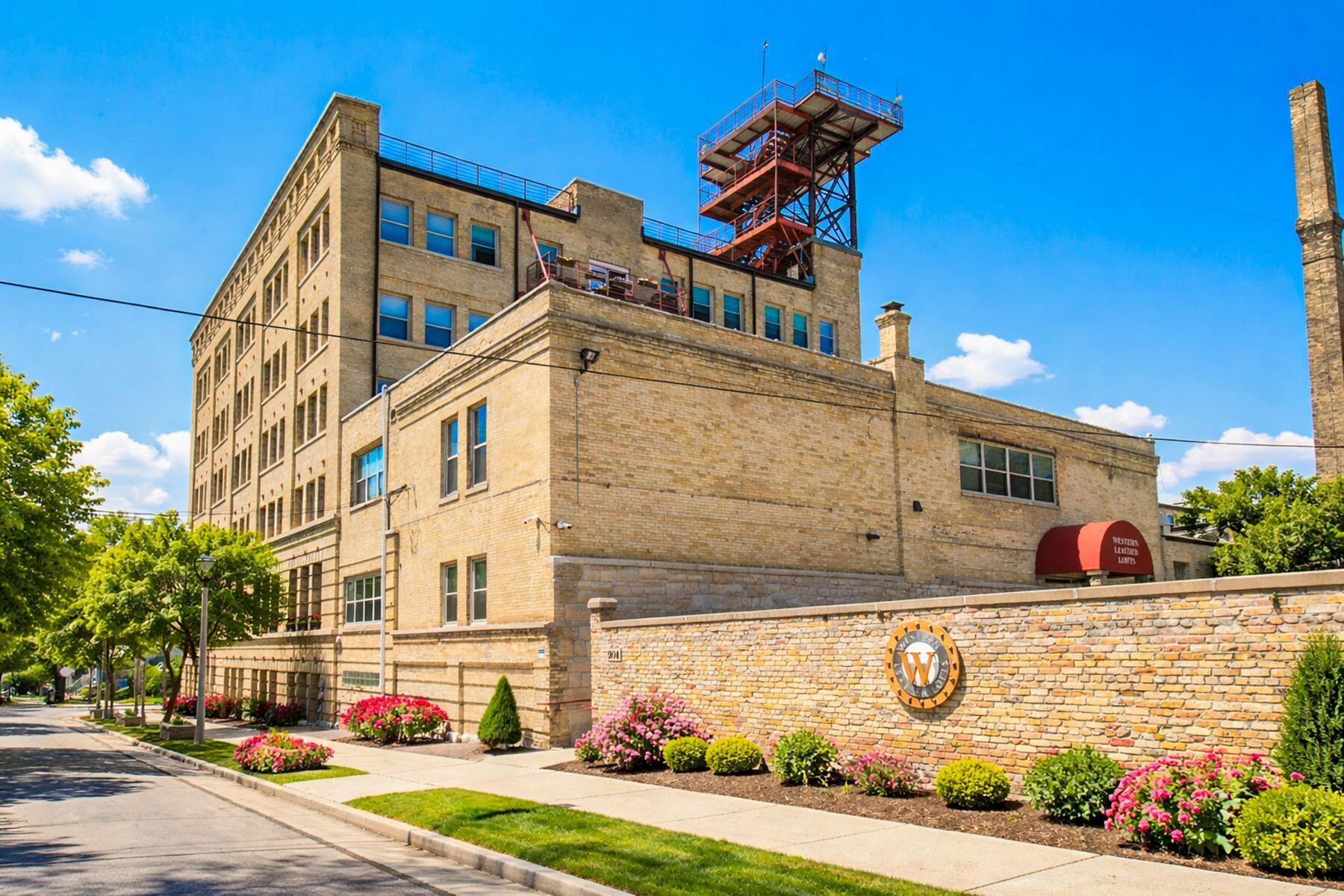 904 E Pearson St Unit: 501