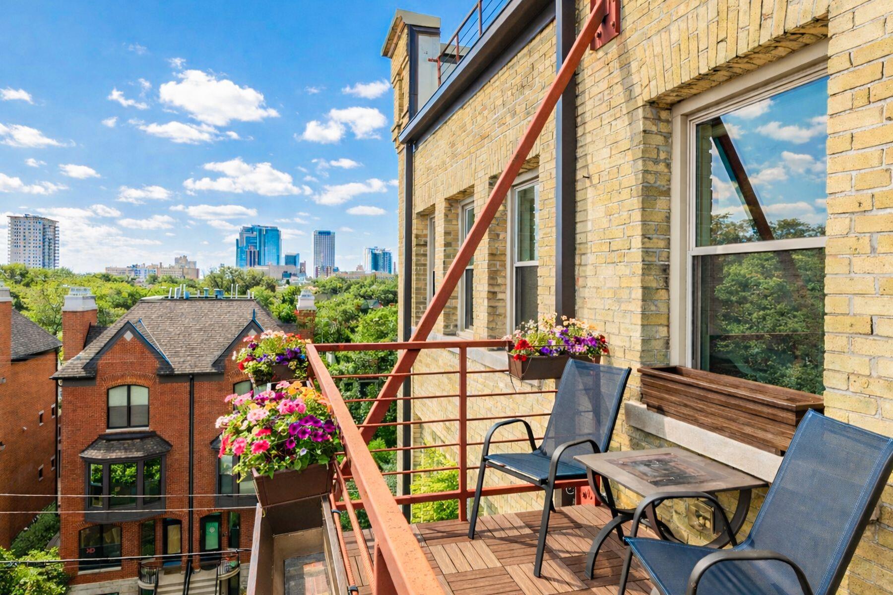 904 E Pearson St Unit: 501