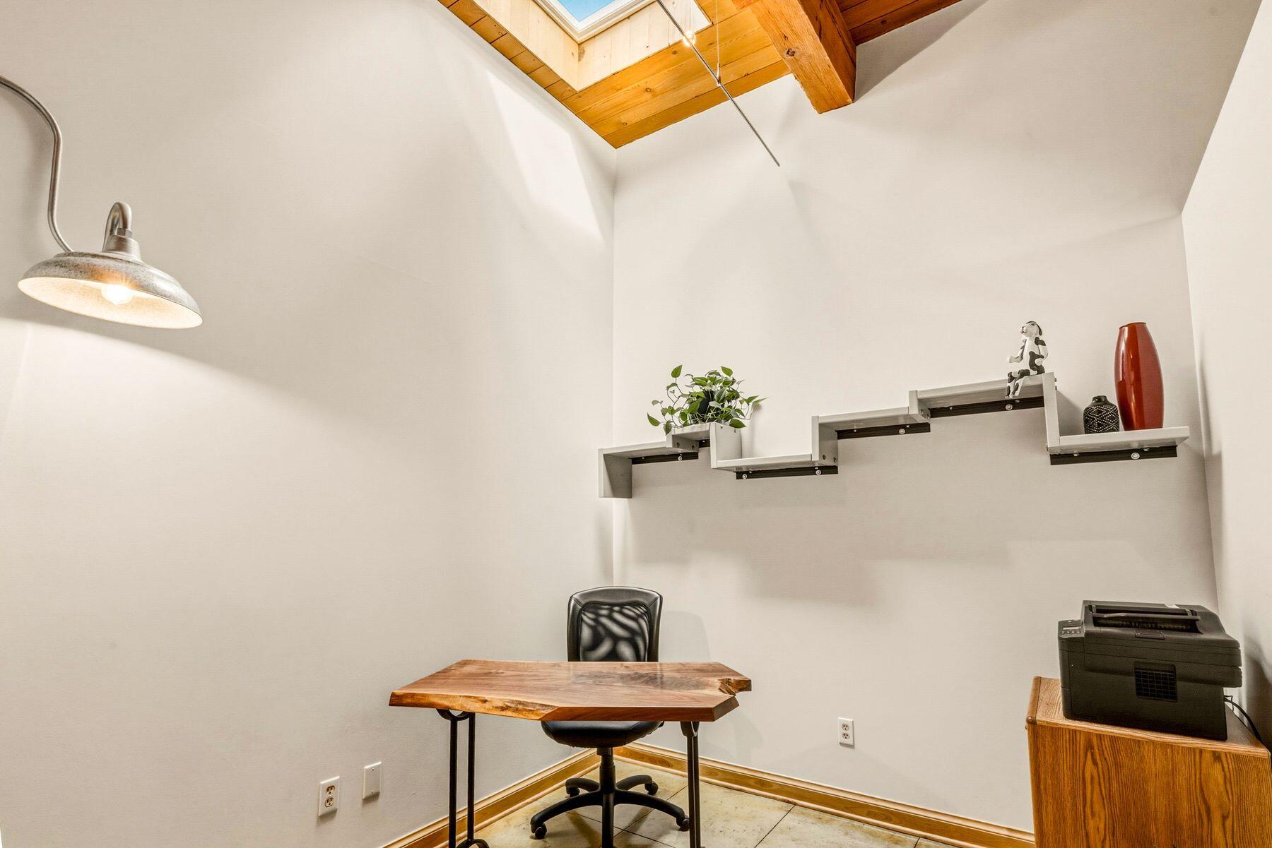 904 E Pearson St Unit: 501