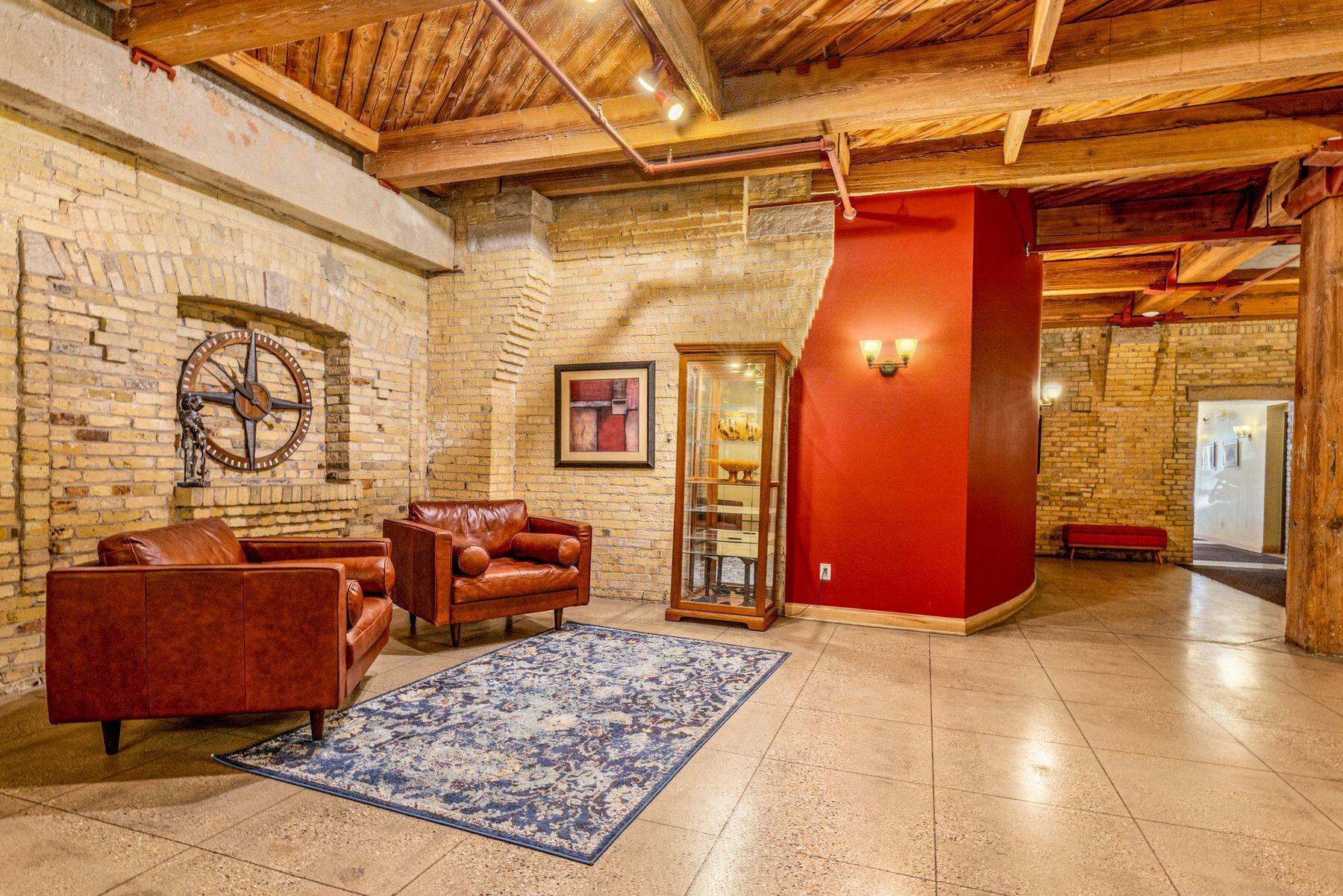 904 E Pearson St Unit: 501