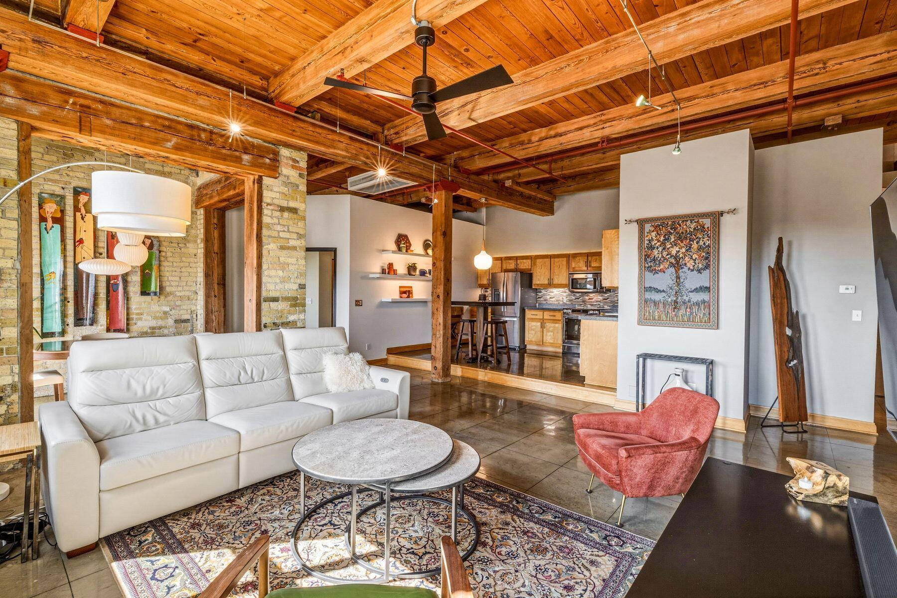 904 E Pearson St Unit: 501