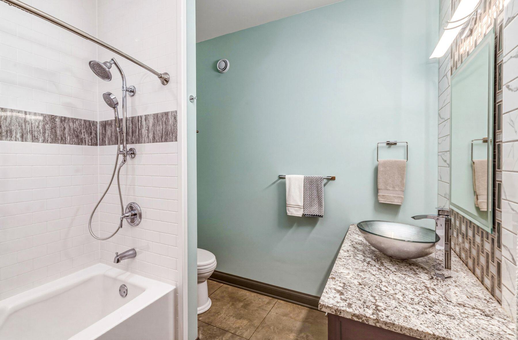 904 E Pearson St Unit: 501