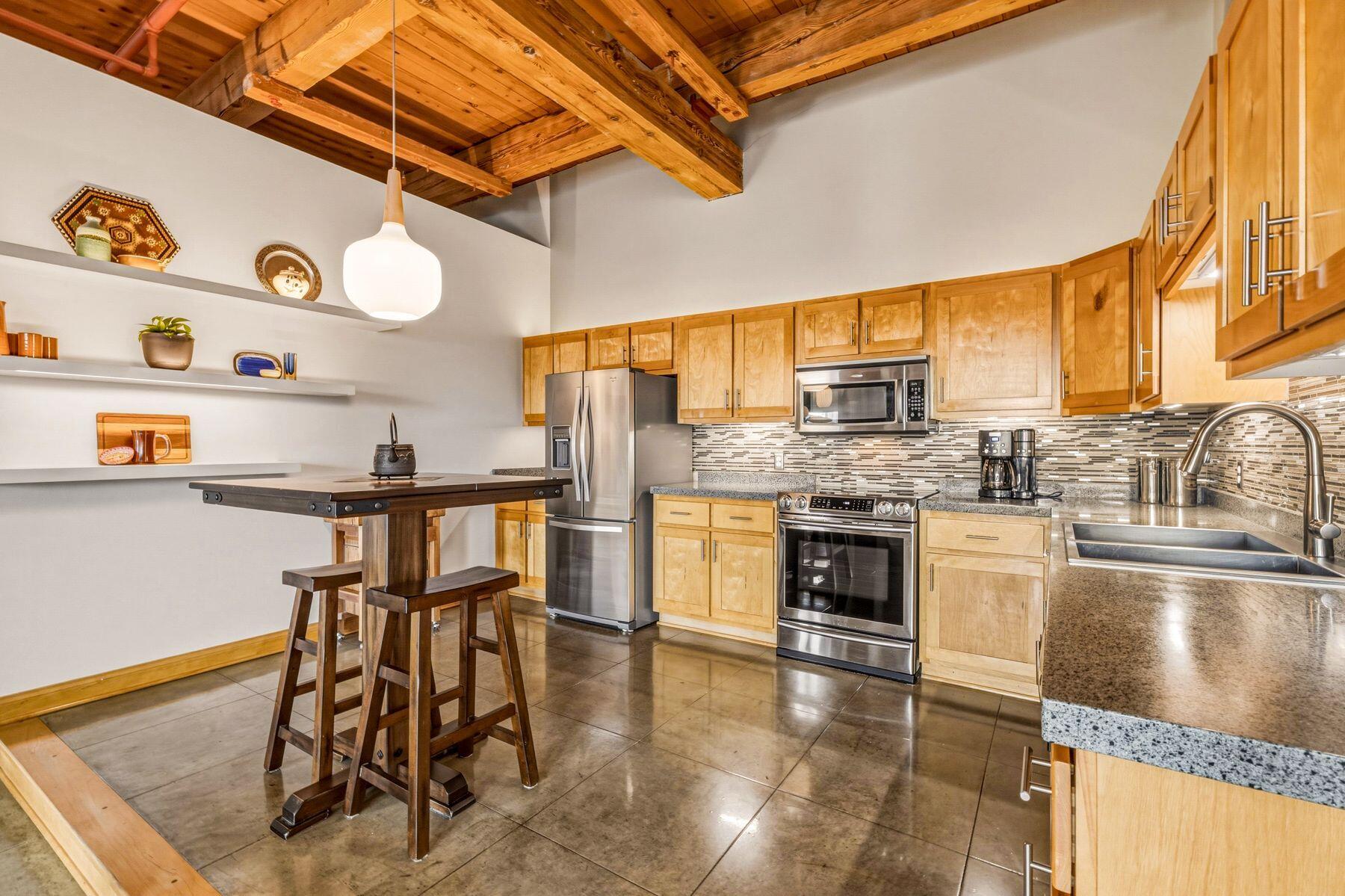 904 E Pearson St Unit: 501