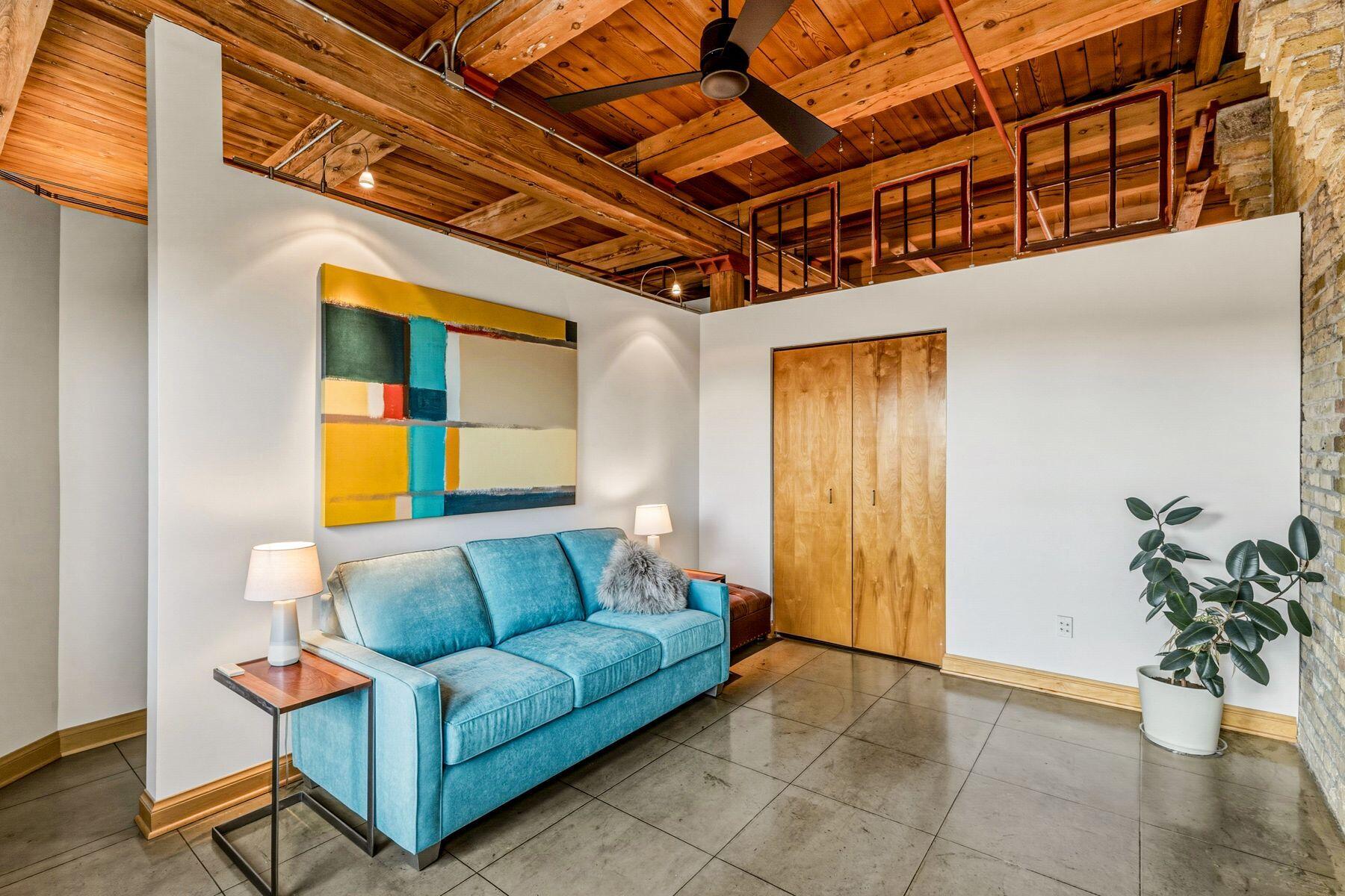 904 E Pearson St Unit: 501