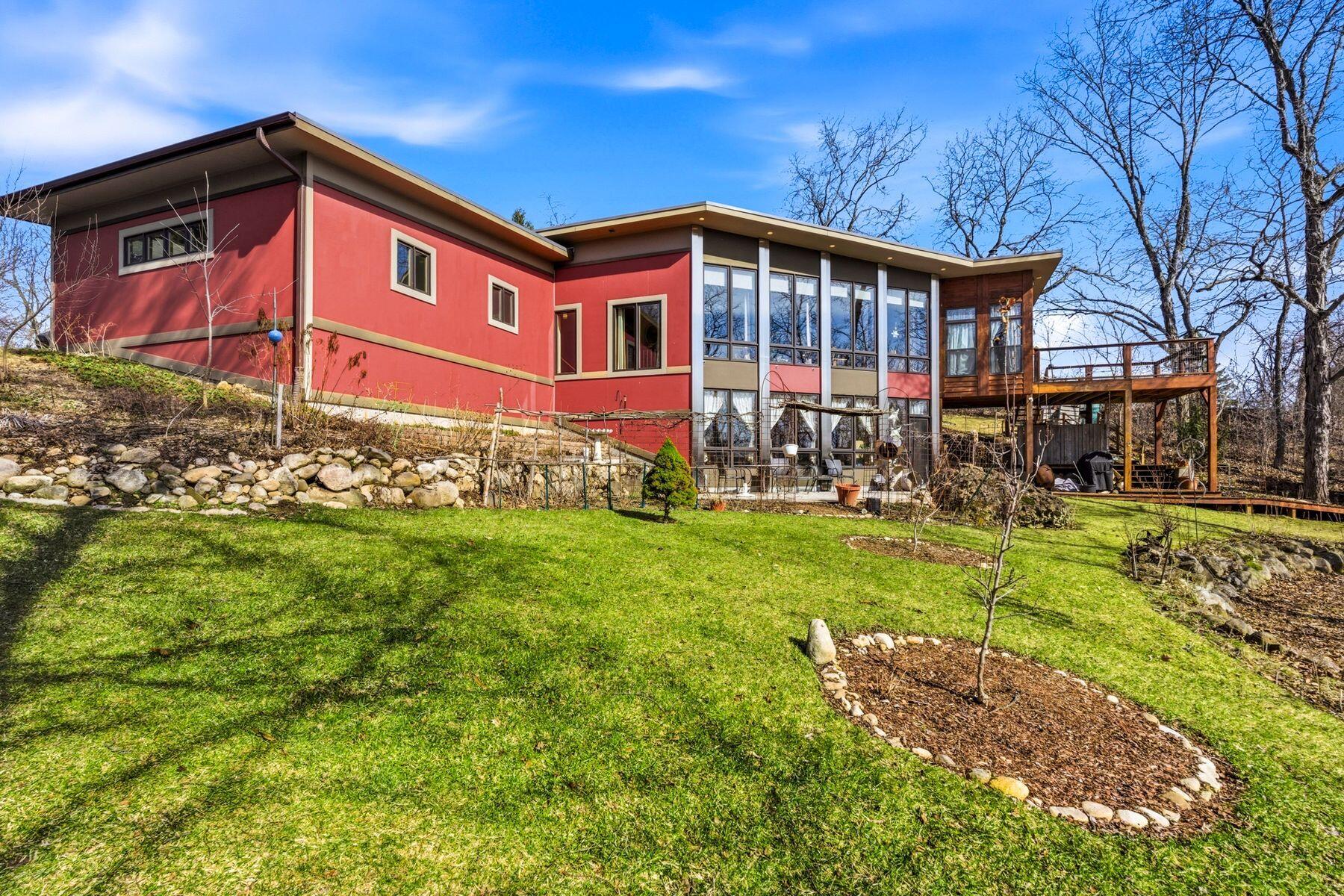 621 Violet Ct