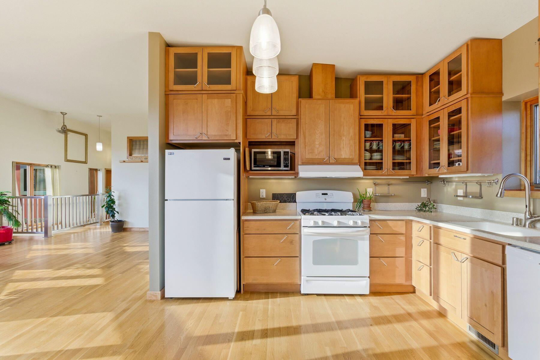 621 Violet Ct