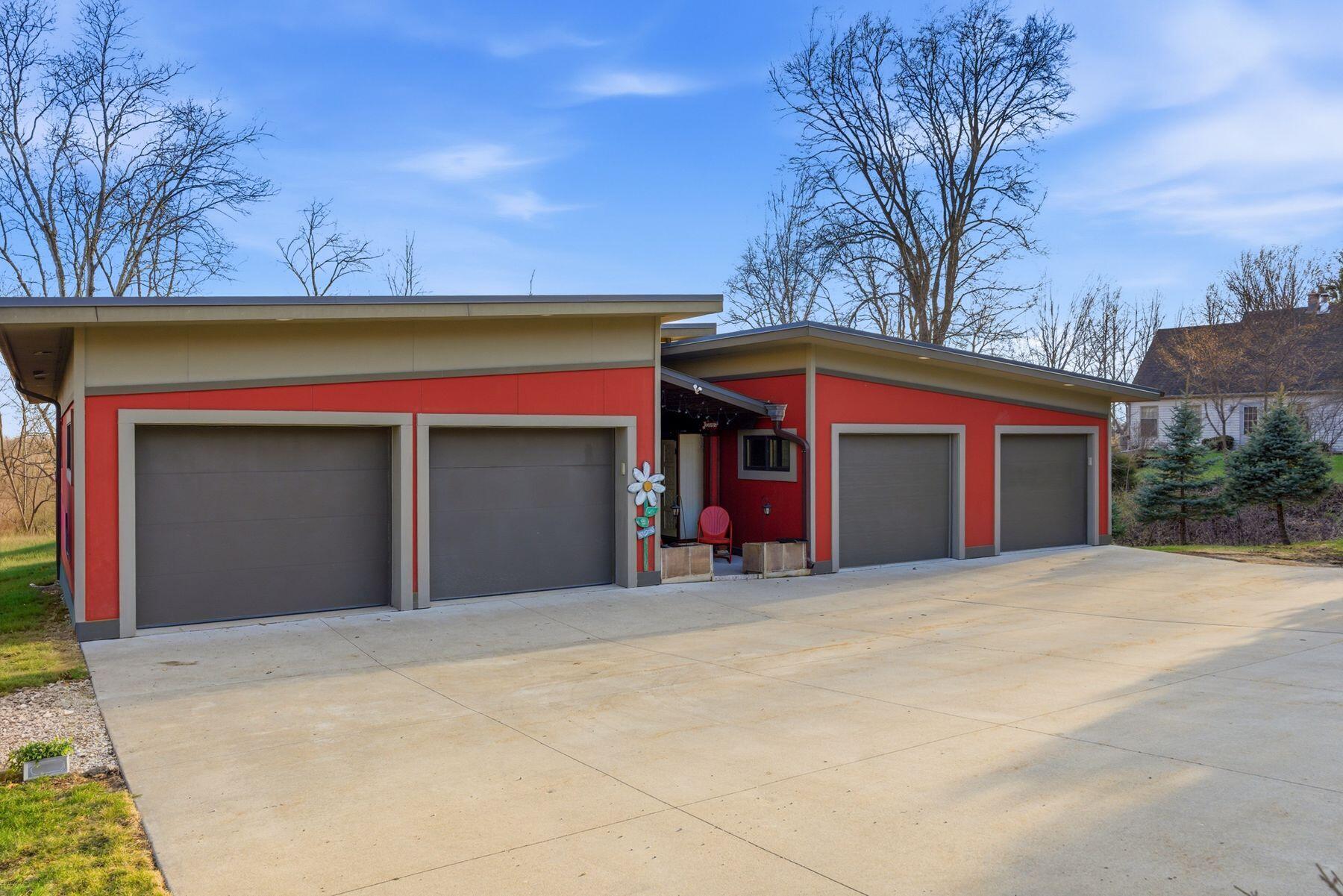 621 Violet Ct