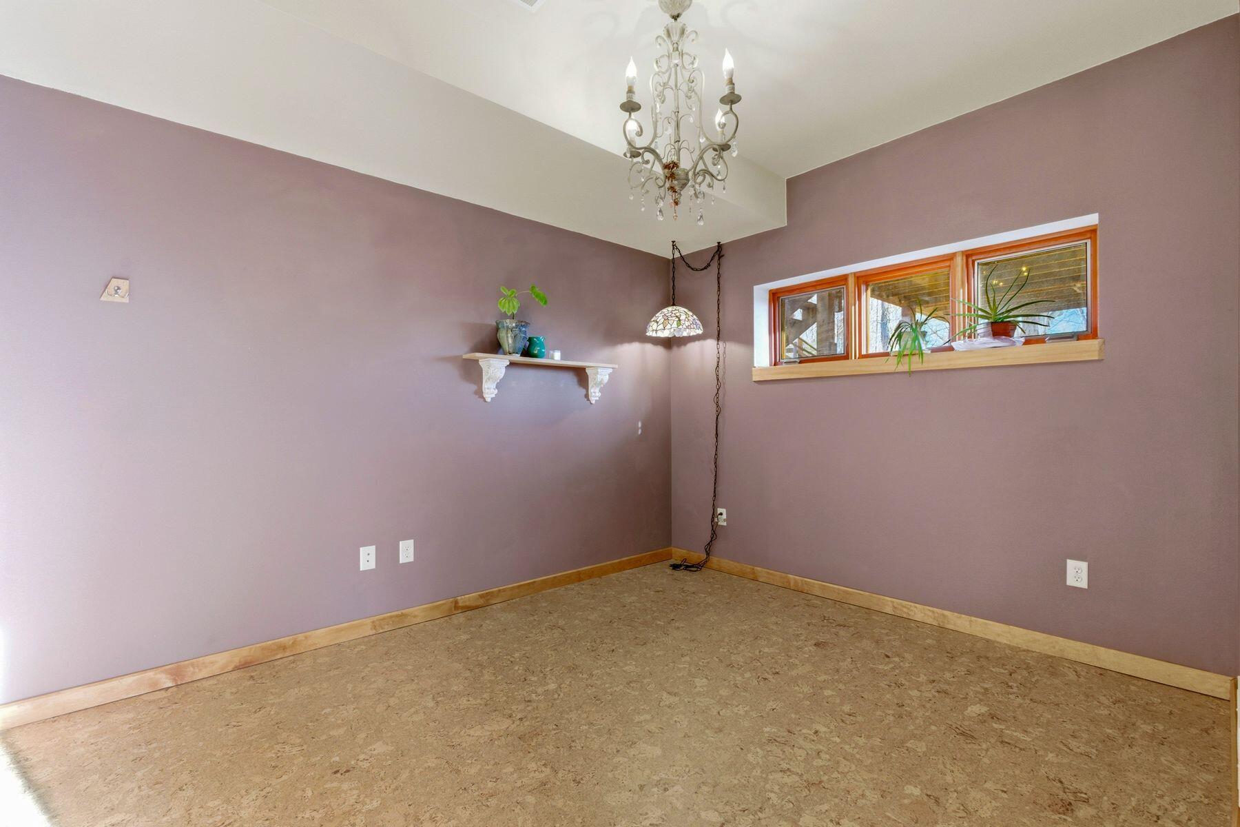 621 Violet Ct