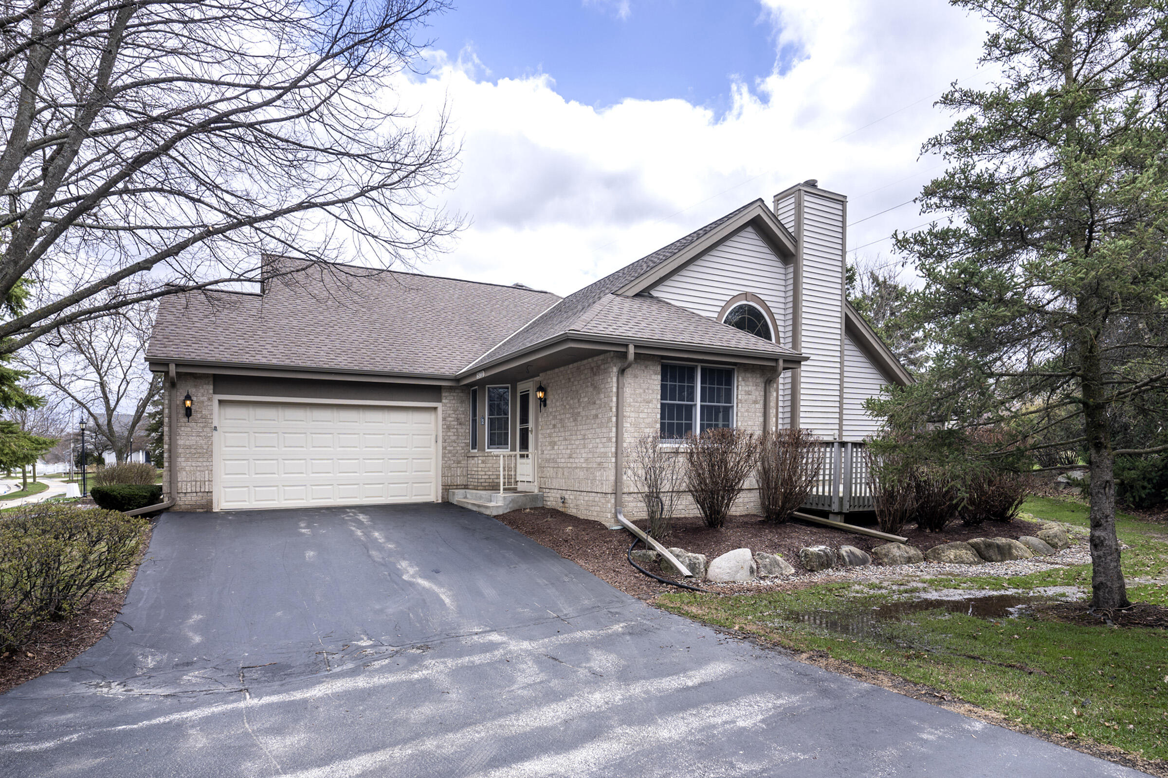 1931 Springbrook - N Unit: D
