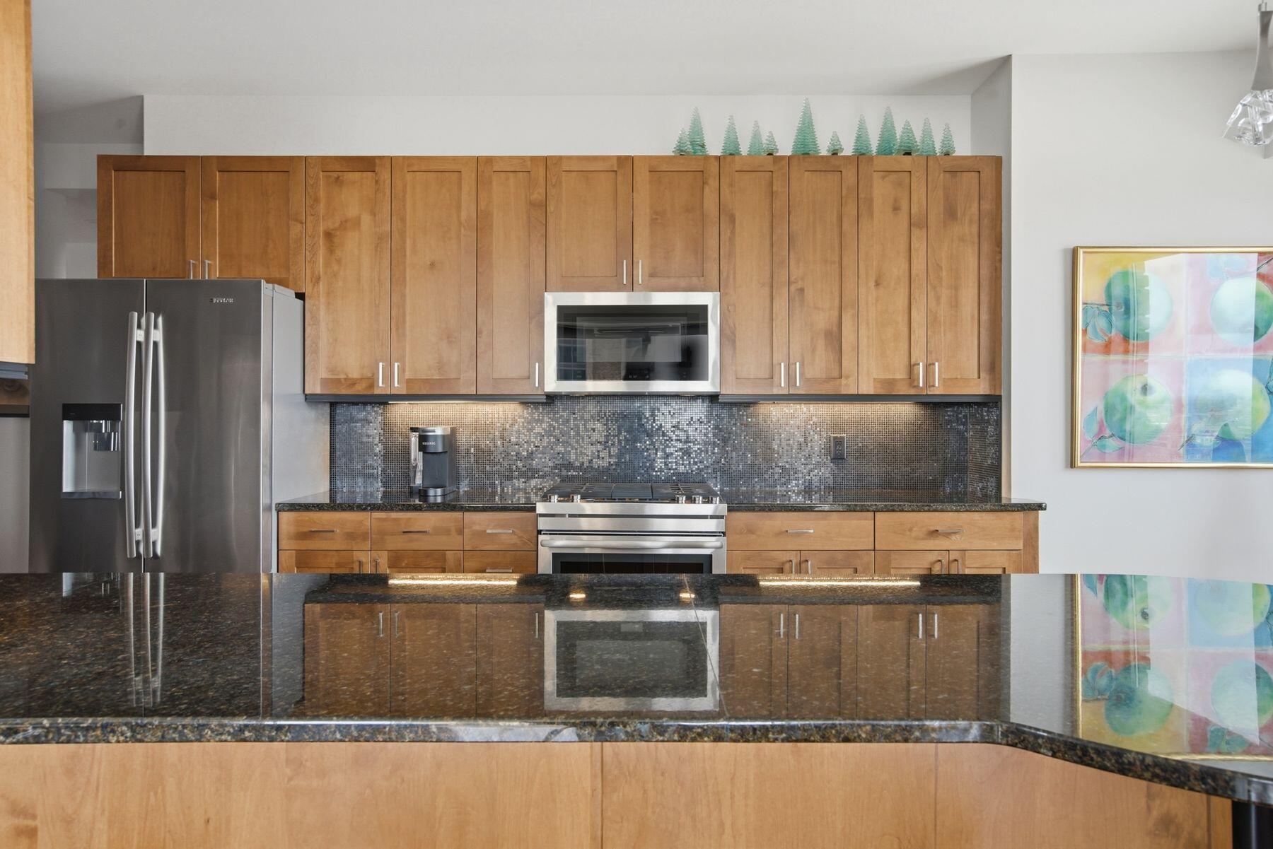 923 E Kilbourn Ave Unit: 1703
