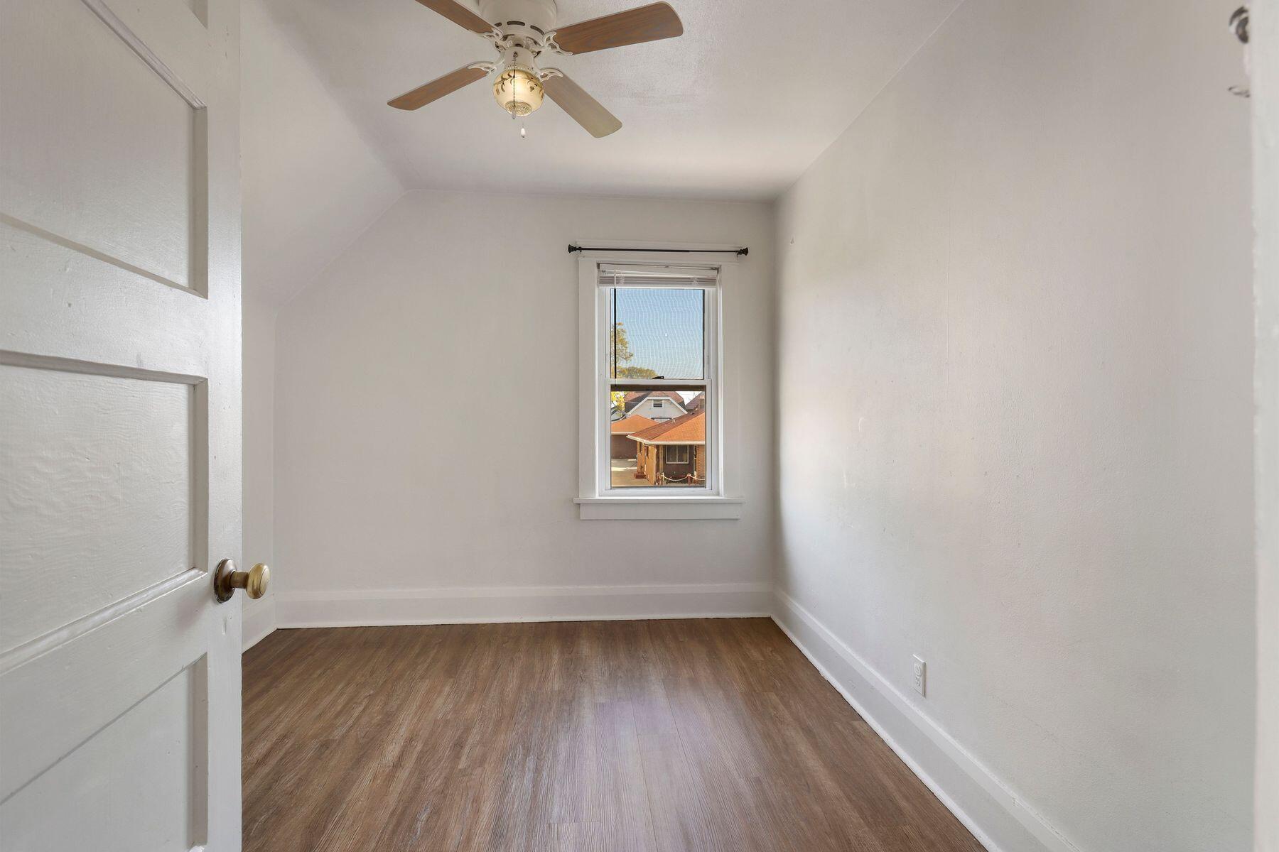 3672 E Hammond Ave