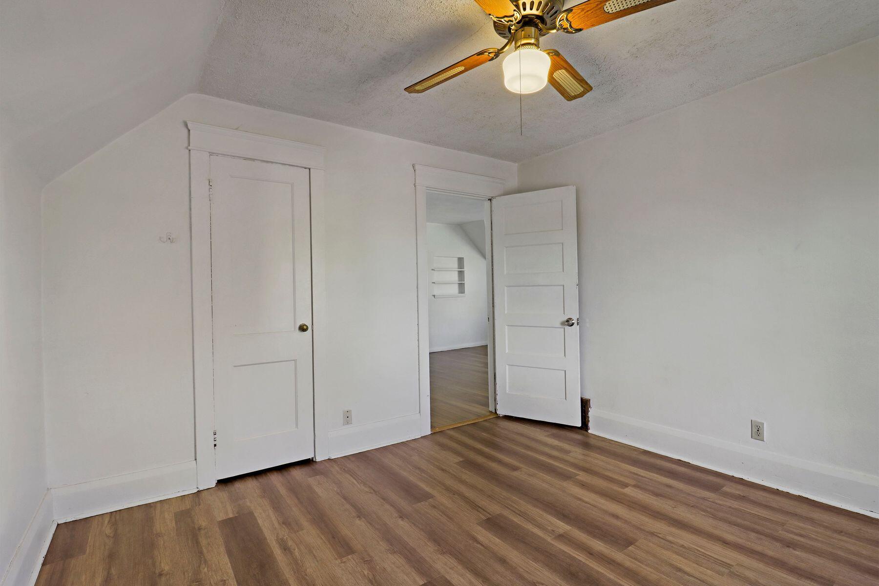 3672 E Hammond Ave