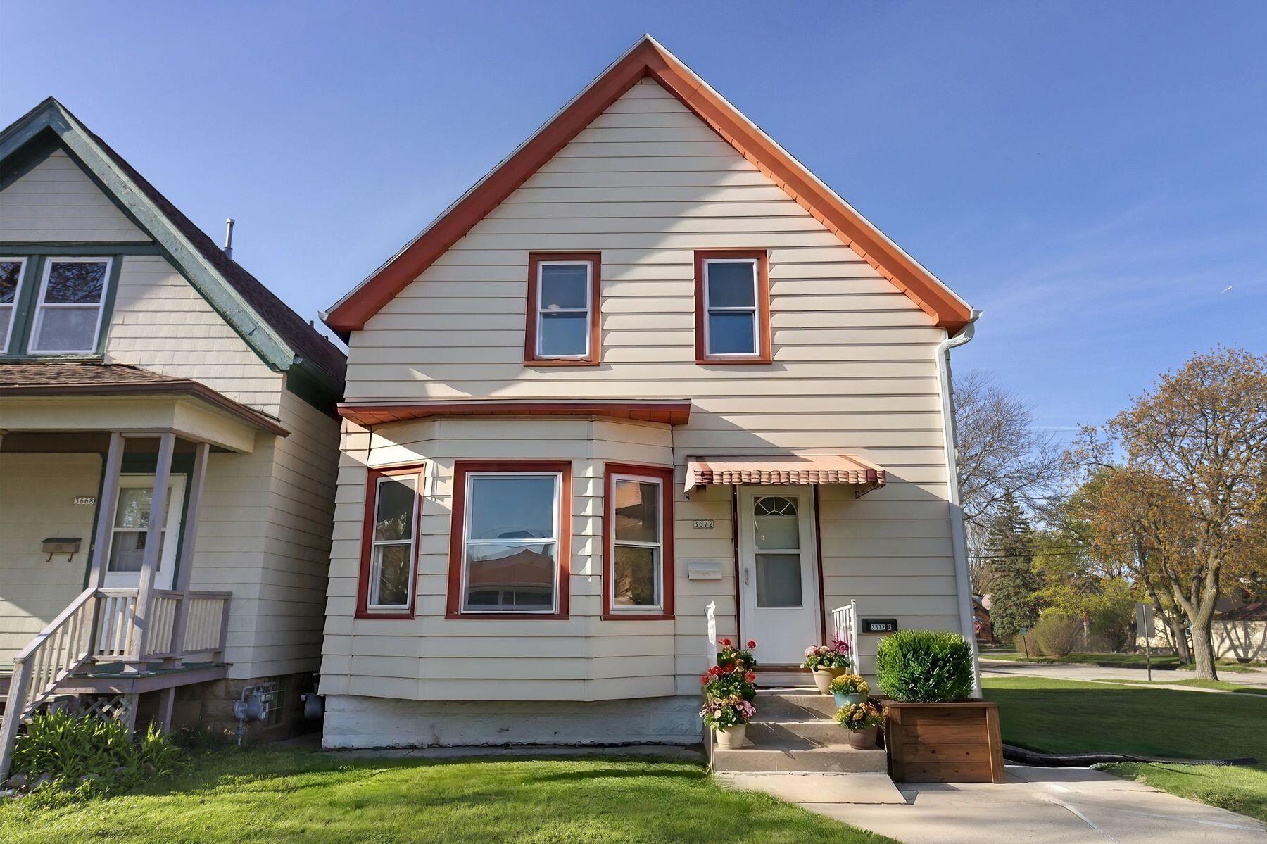3672 E Hammond Ave