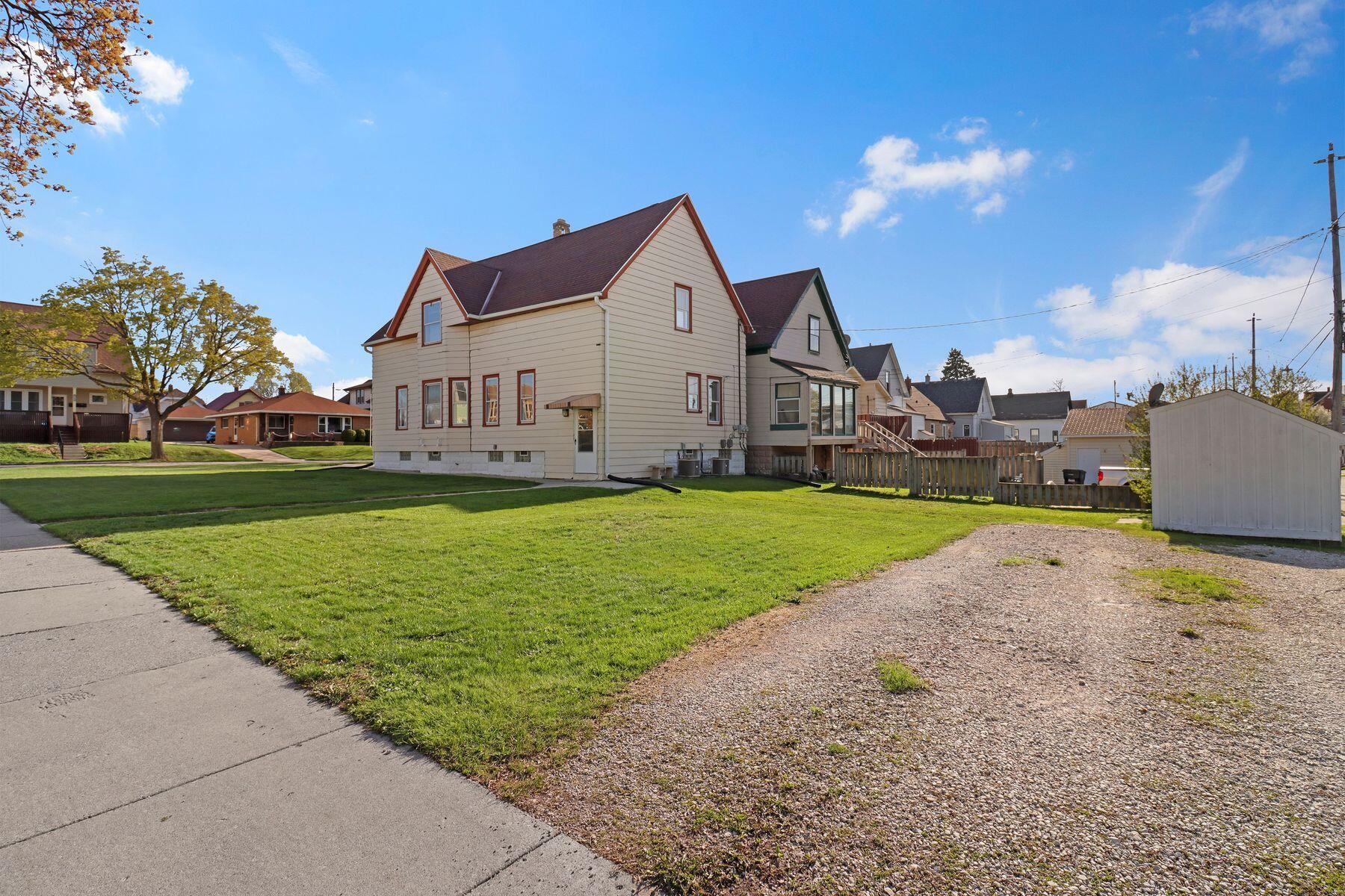 3672 E Hammond Ave