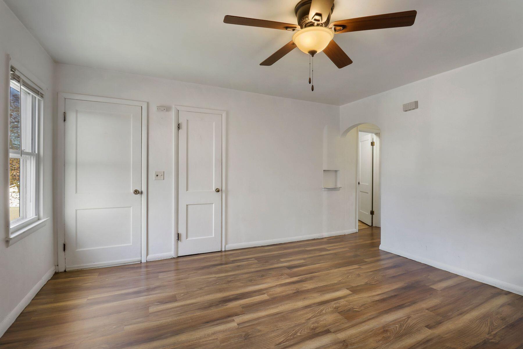 3672 E Hammond Ave