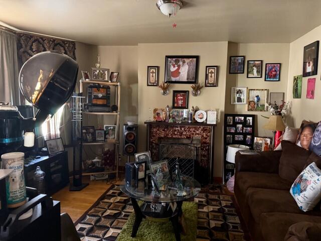 623 W Clarke St Unit: 625
