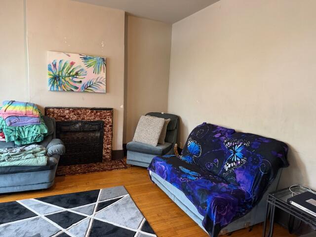 623 W Clarke St Unit: 625