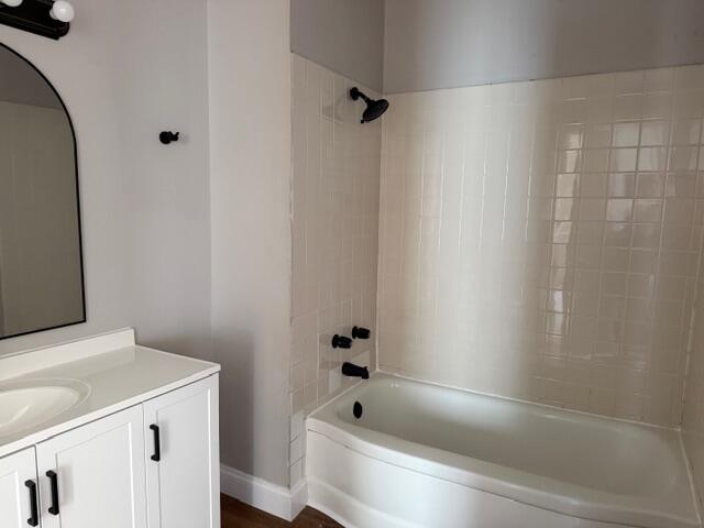 3027 N Holton St Unit: 3029