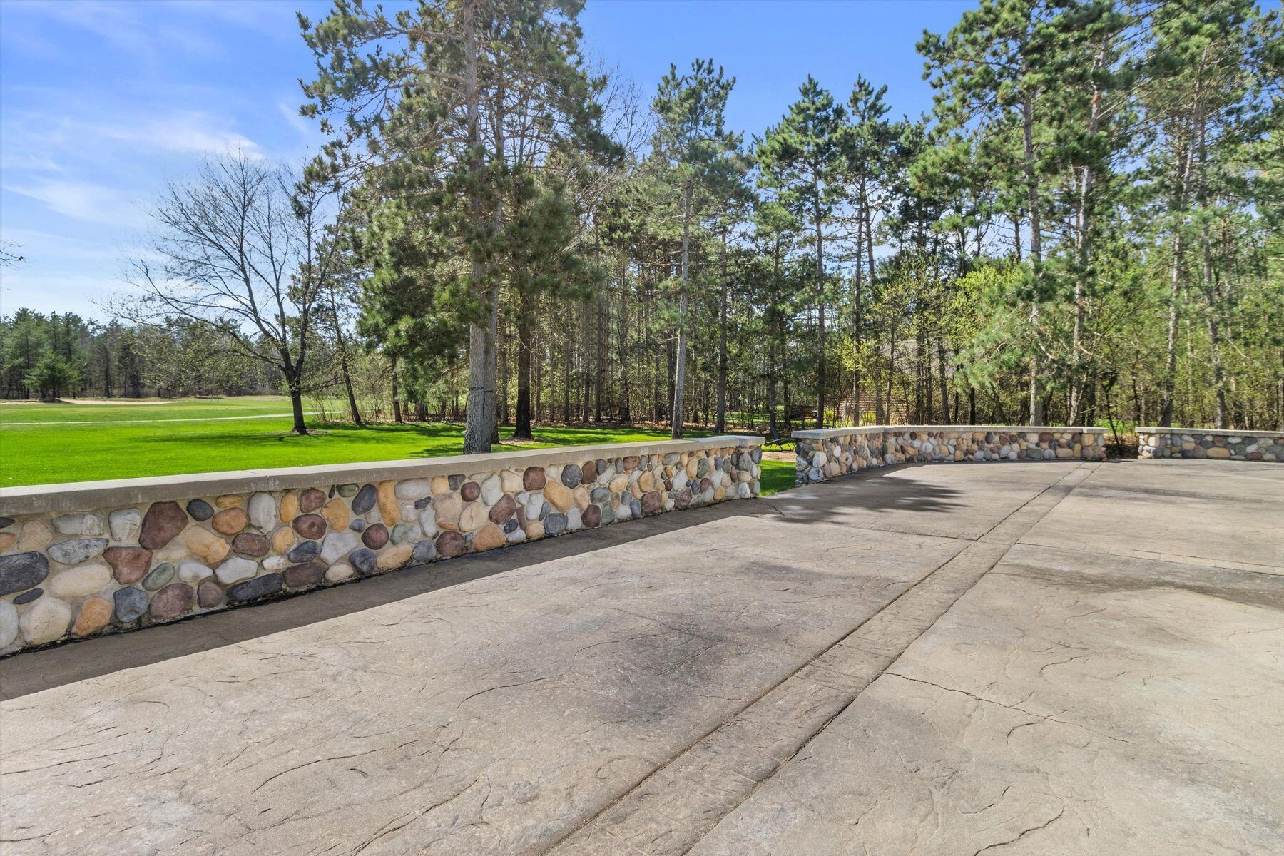 359 Pinehurst Dr