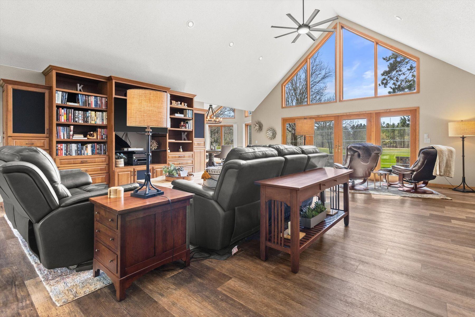 359 Pinehurst Dr